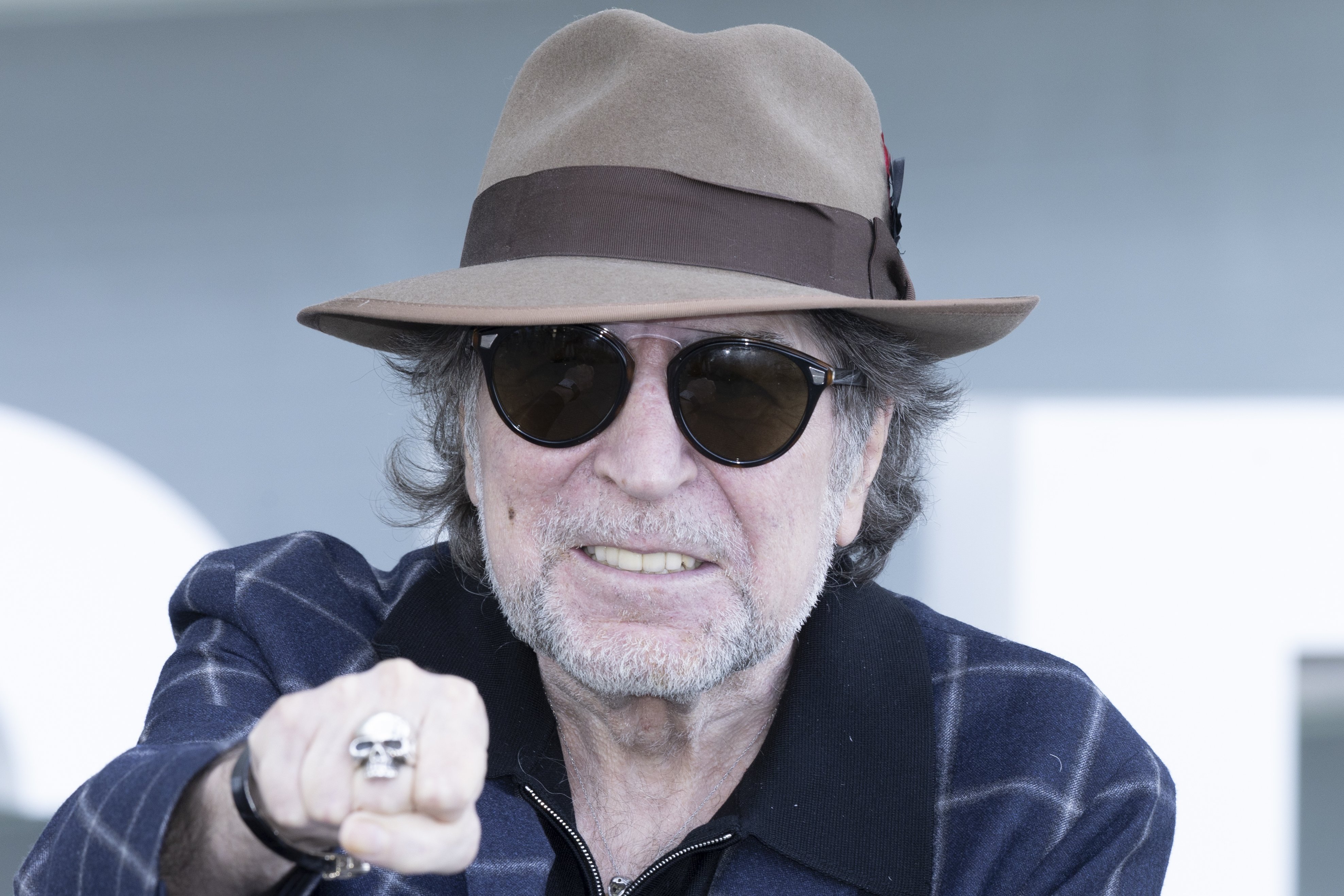Tuit duríssim d'un presentador VIP de TV3 contra Joaquín Sabina per anticatalà