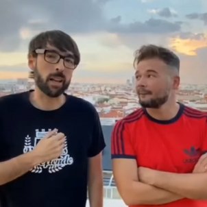 El presentador madrileño Quique Peinado incendia la red: esto ha dicho de  Piqué