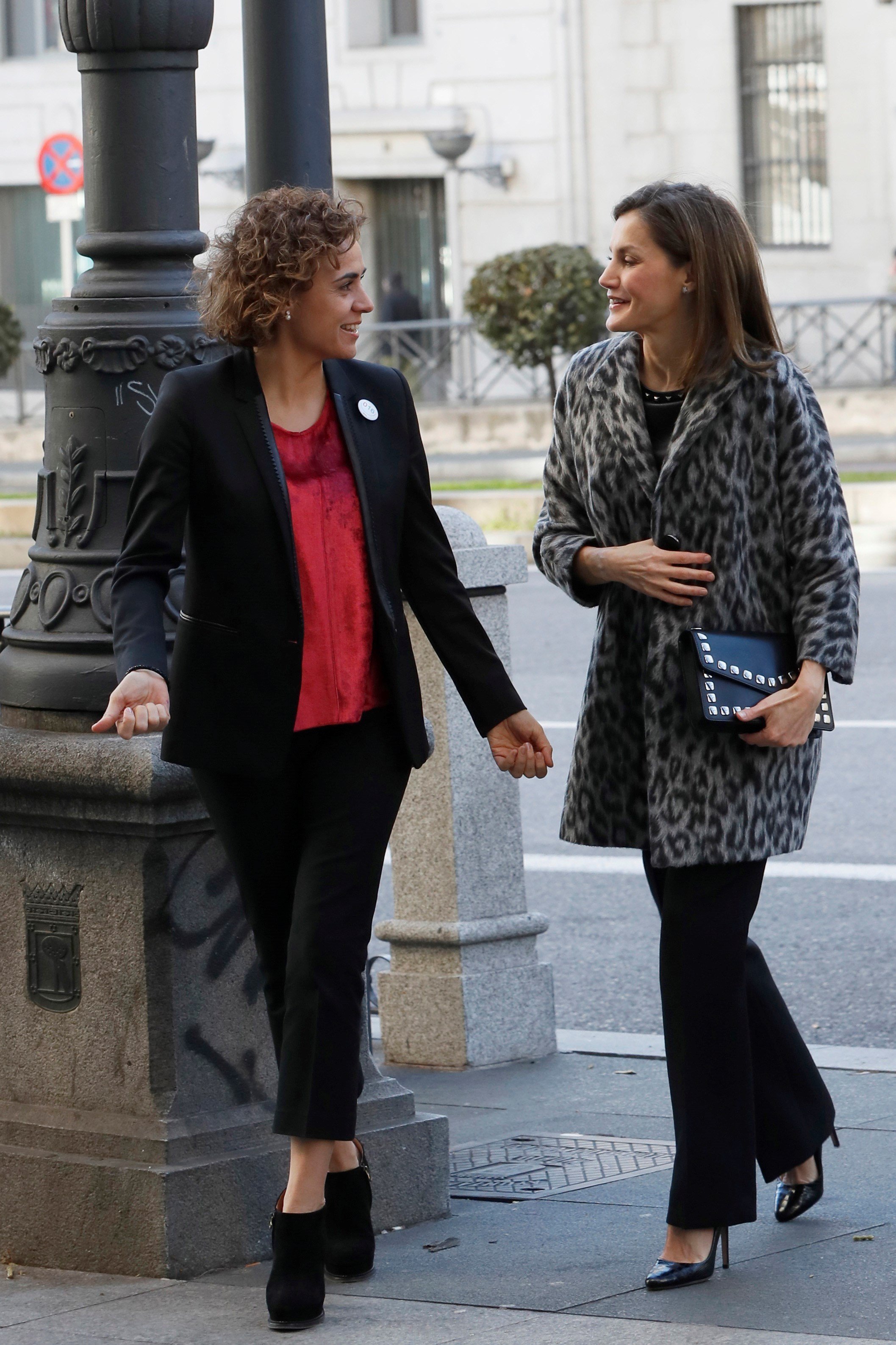 Letizia pierde el combate estilístico ante la ministra Dolors Montserrat