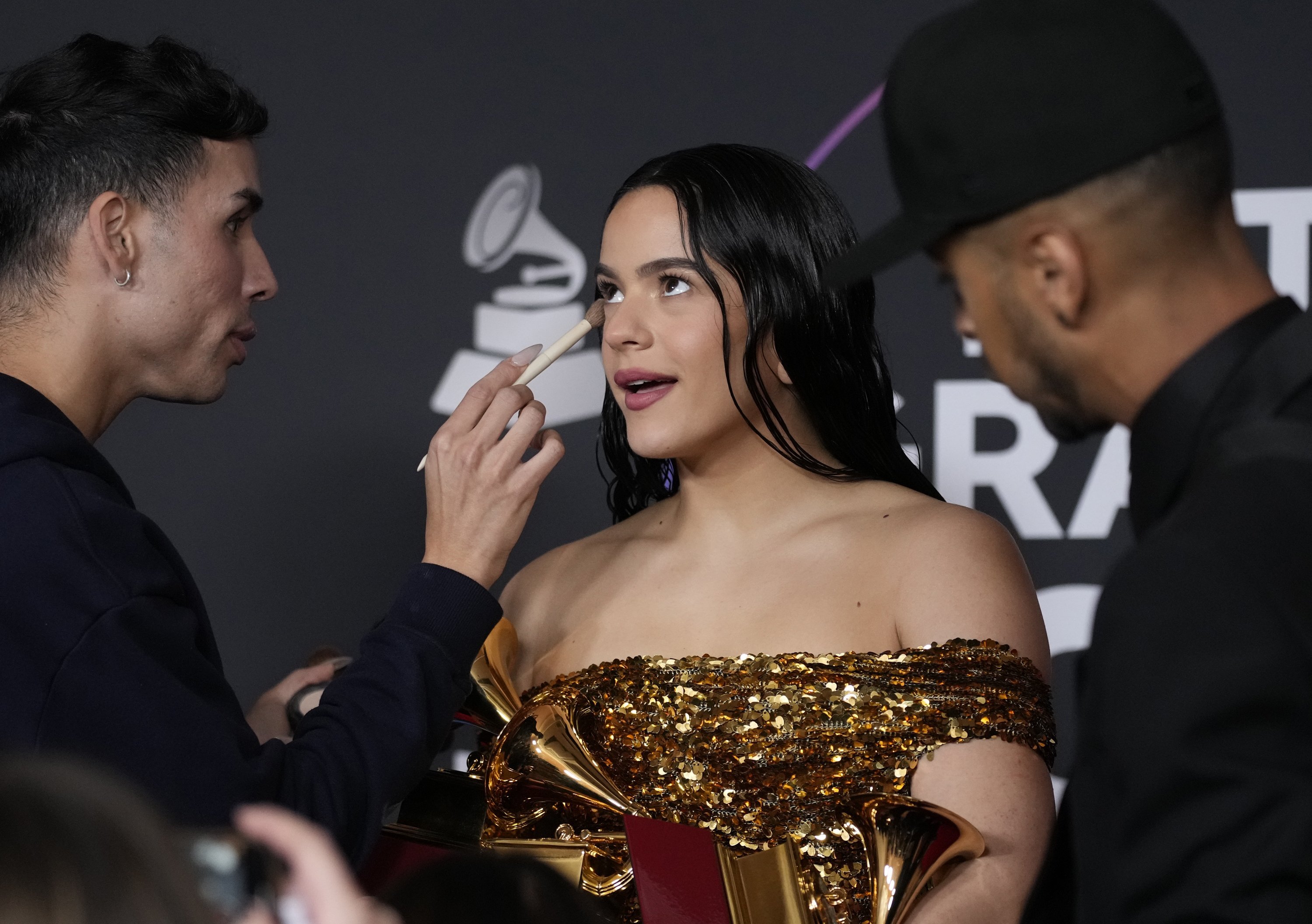 Rosalía, bronca con Georgina Rodríguez en el backstage de los Grammy latino