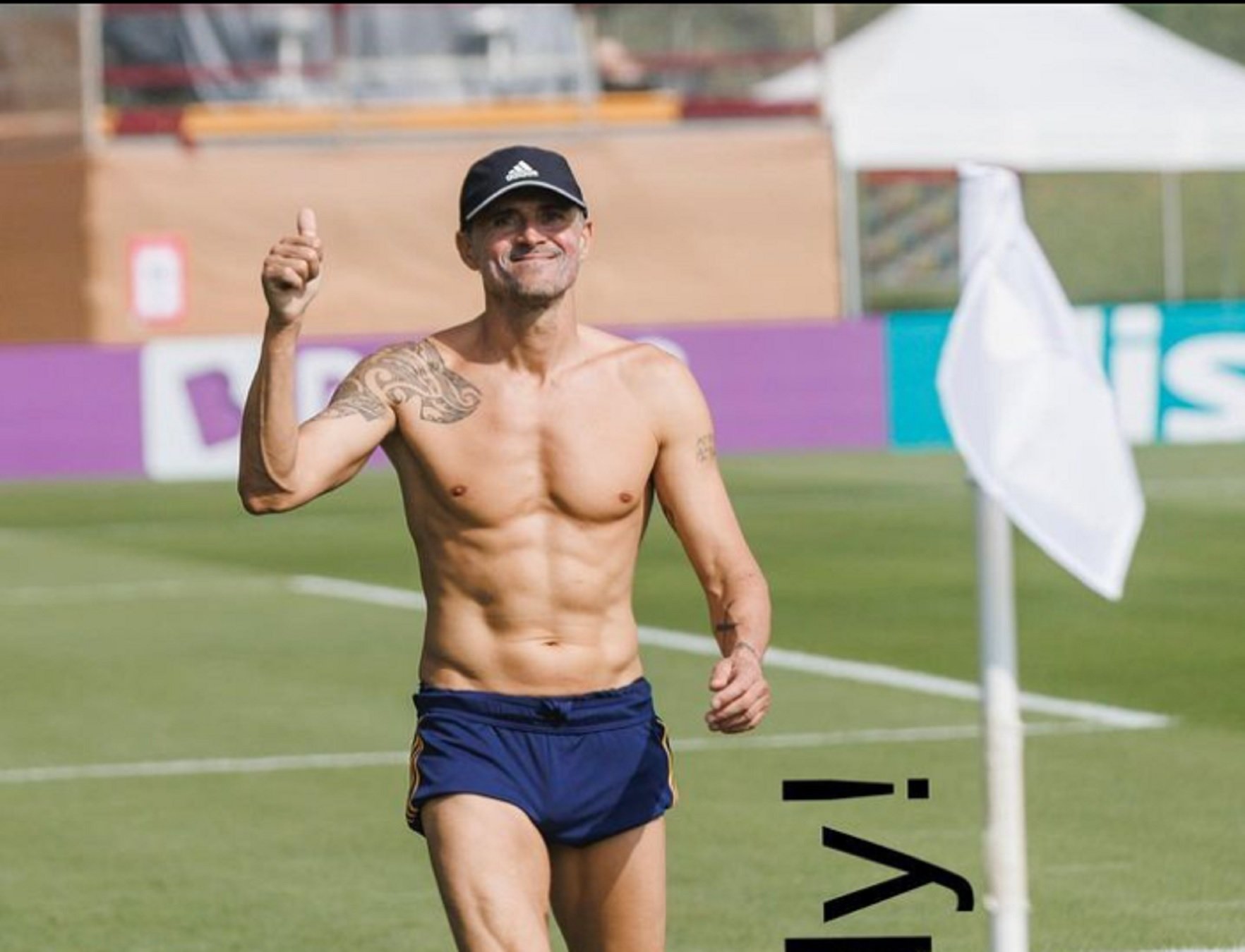 Luis Enrique y su guapísima mujer Elena Cullell, espectaculares en la playa