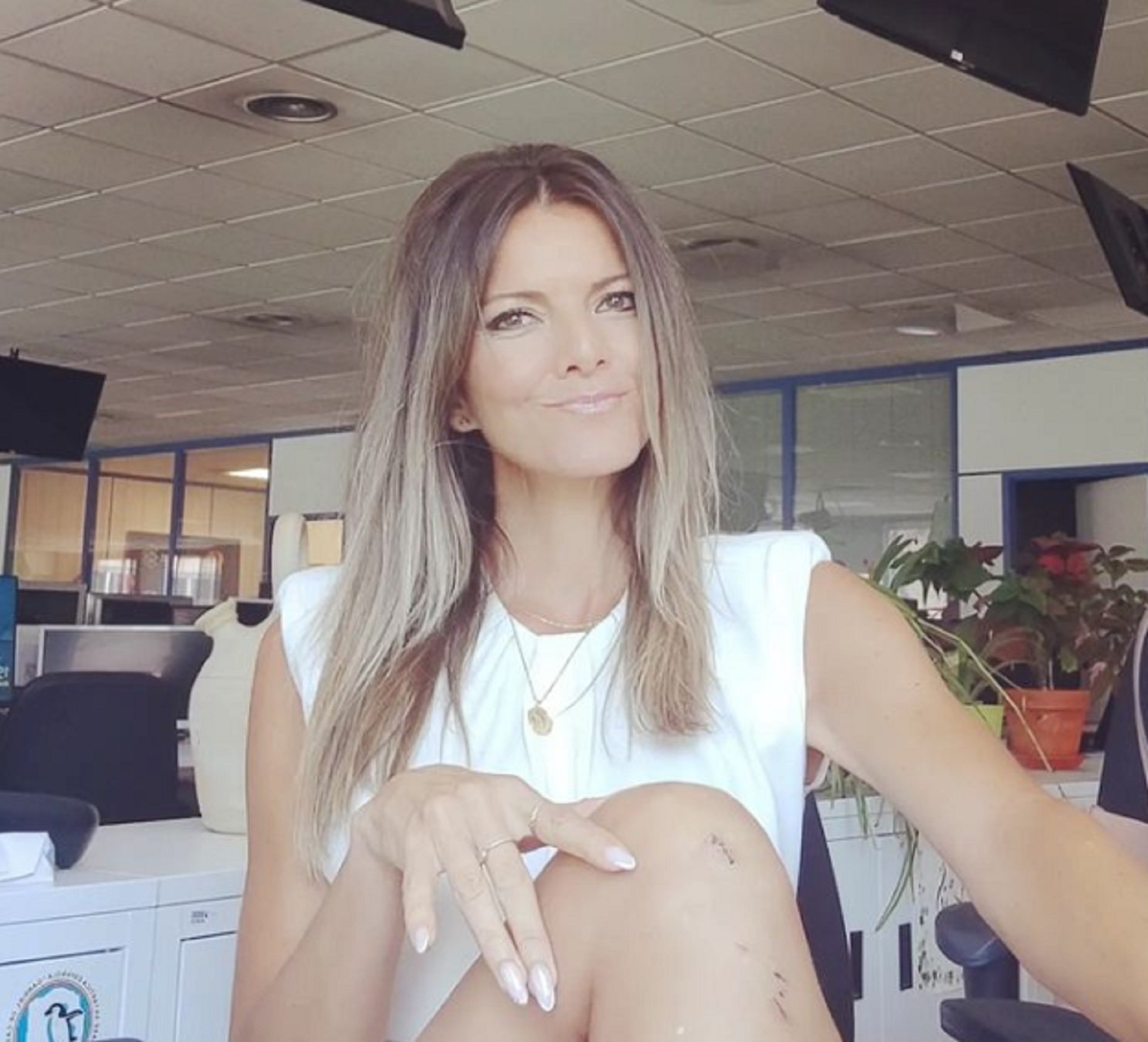 Himar González, la presentadora del temps d'Antena 3, primer pla de la cara, nous pòmuls?