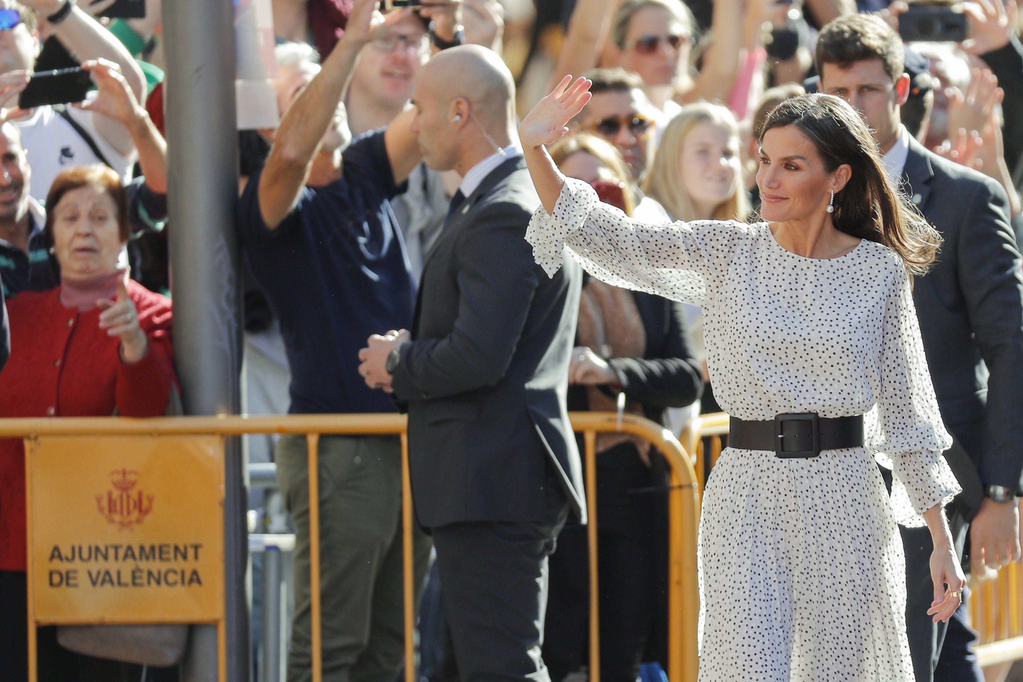 Las transparencias de Letizia, foto a contraluz y se le ve todo: "Tierra trágame"