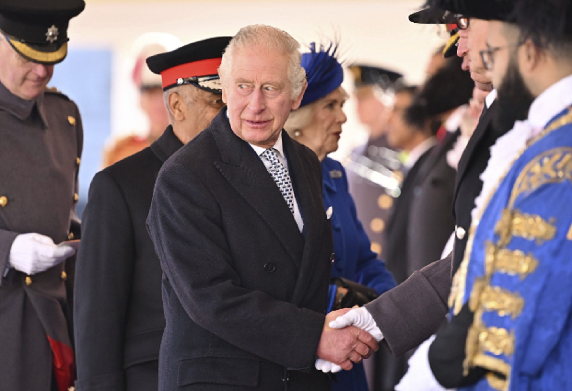 Plagian la coronación de Carlos III en Madrid: akelarre monárquico total