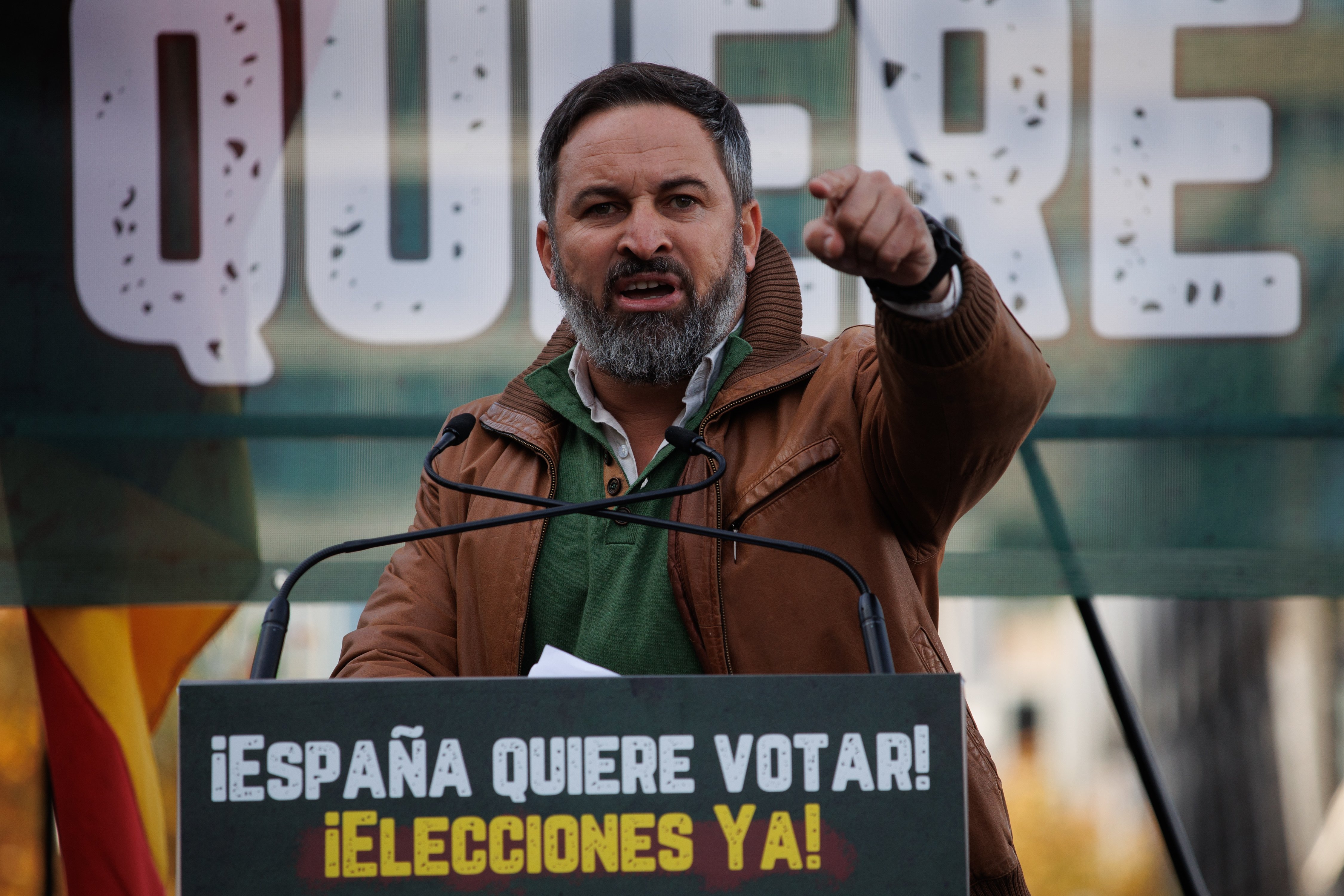 Estupor en la mani de VOX: atención a la primera fila de los fans de Abascal