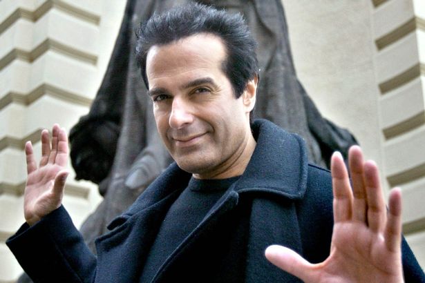 David Copperfield, irreconeixible als 66 anys i amb xicota 28 anys més jove