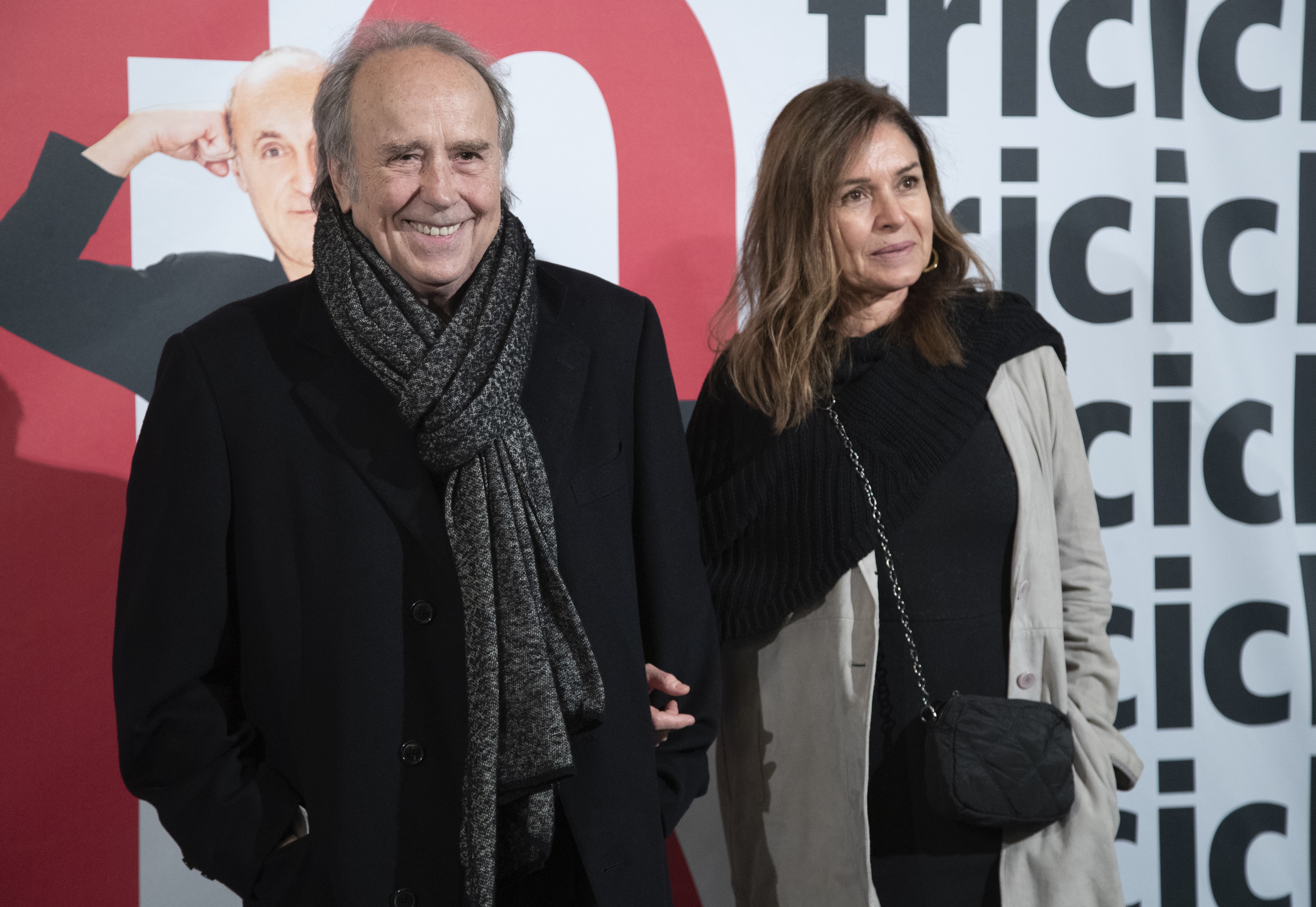 Joan Manuel Serrat y su mujer, Candela Tiffón / EFE 