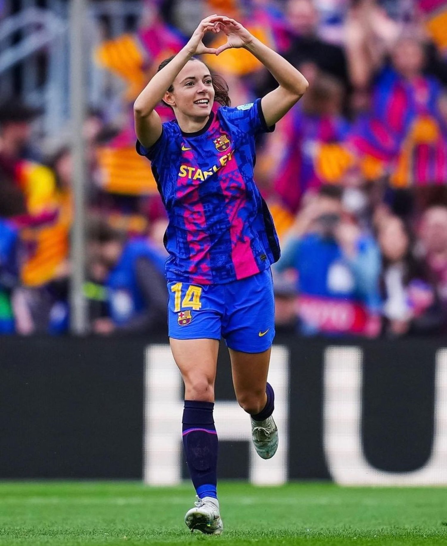 Aitana Bonmatí acaba 2022 con escapada a Milán junto a una compañera del Barça