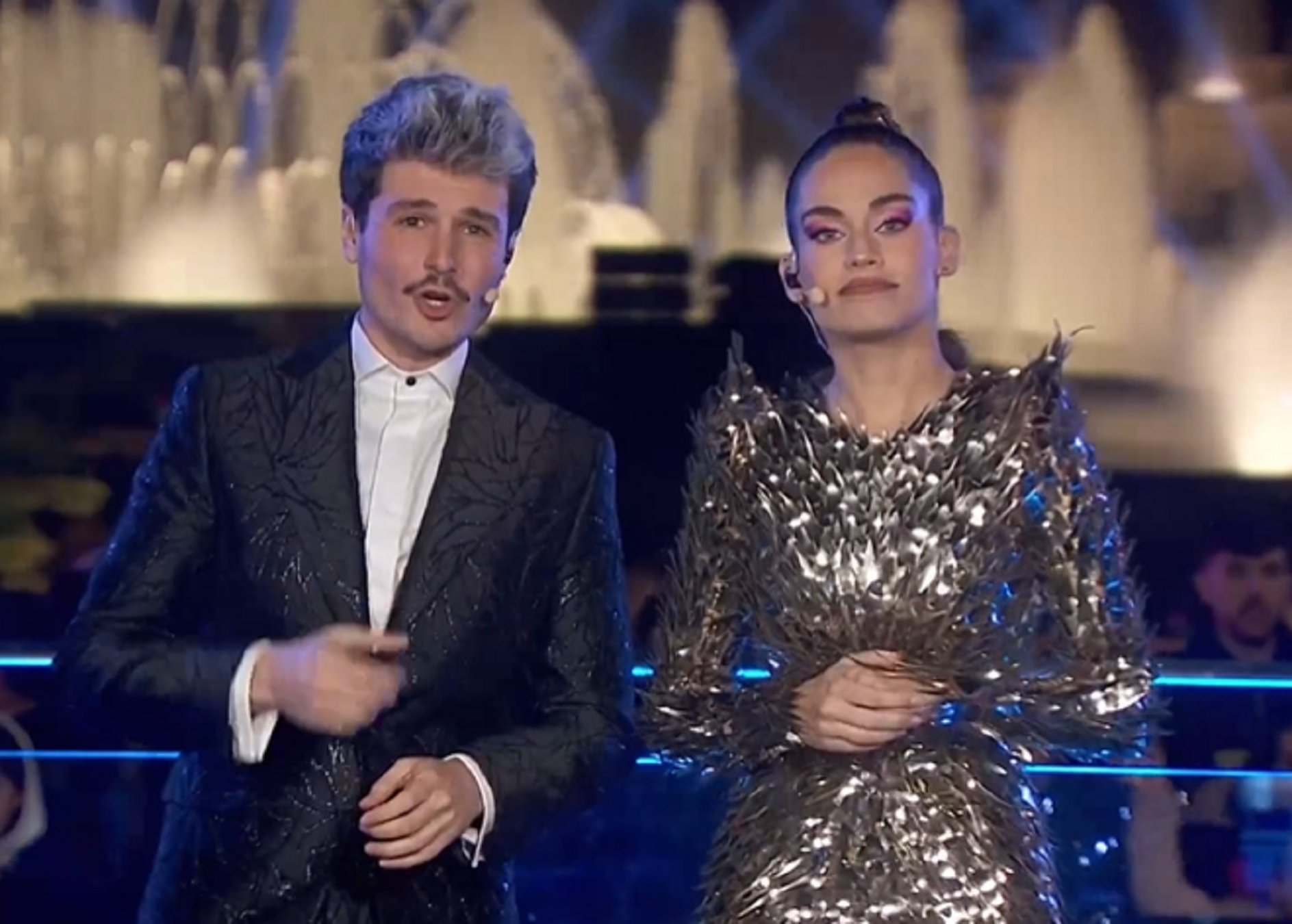 Bailan bien, cantan mejor, pero presentan fatal: Miki Núñez y Mariona Escoda, unas campanadas para olvidar