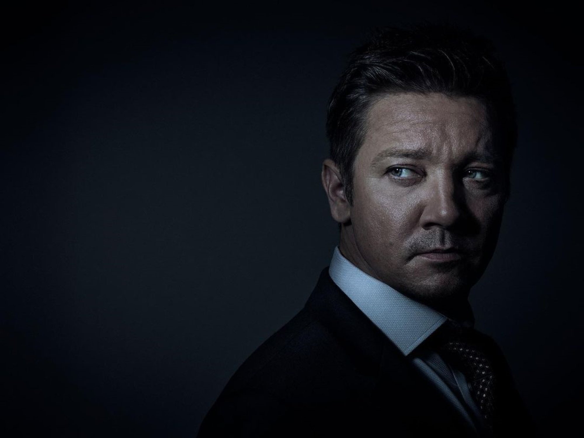 El actor Jeremy Renner, en estado crítico por un accidente doméstico: los fans, con el corazón en un puño