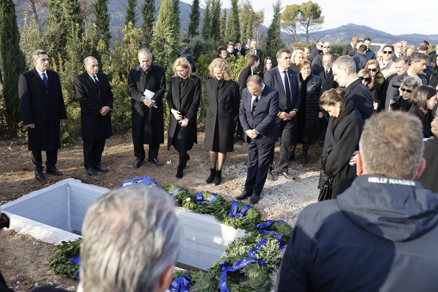 El detallazo de Miguel Urdangarin con la infanta Cristina en el cementerio de Tatoi que no pasa desapercibido