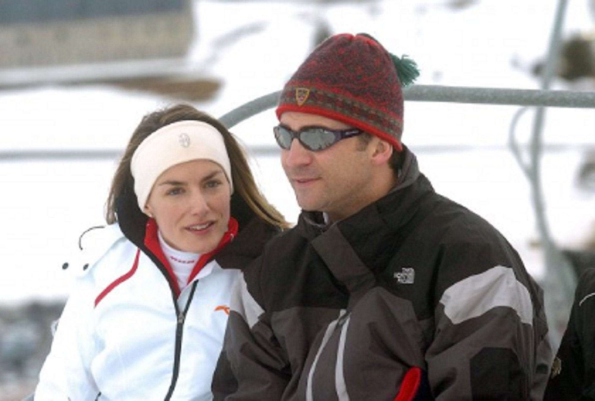 Cazan a Felipe VI de desconexión en la nieve de Sierra Nevada: ¿qué ha hecho Letizia?