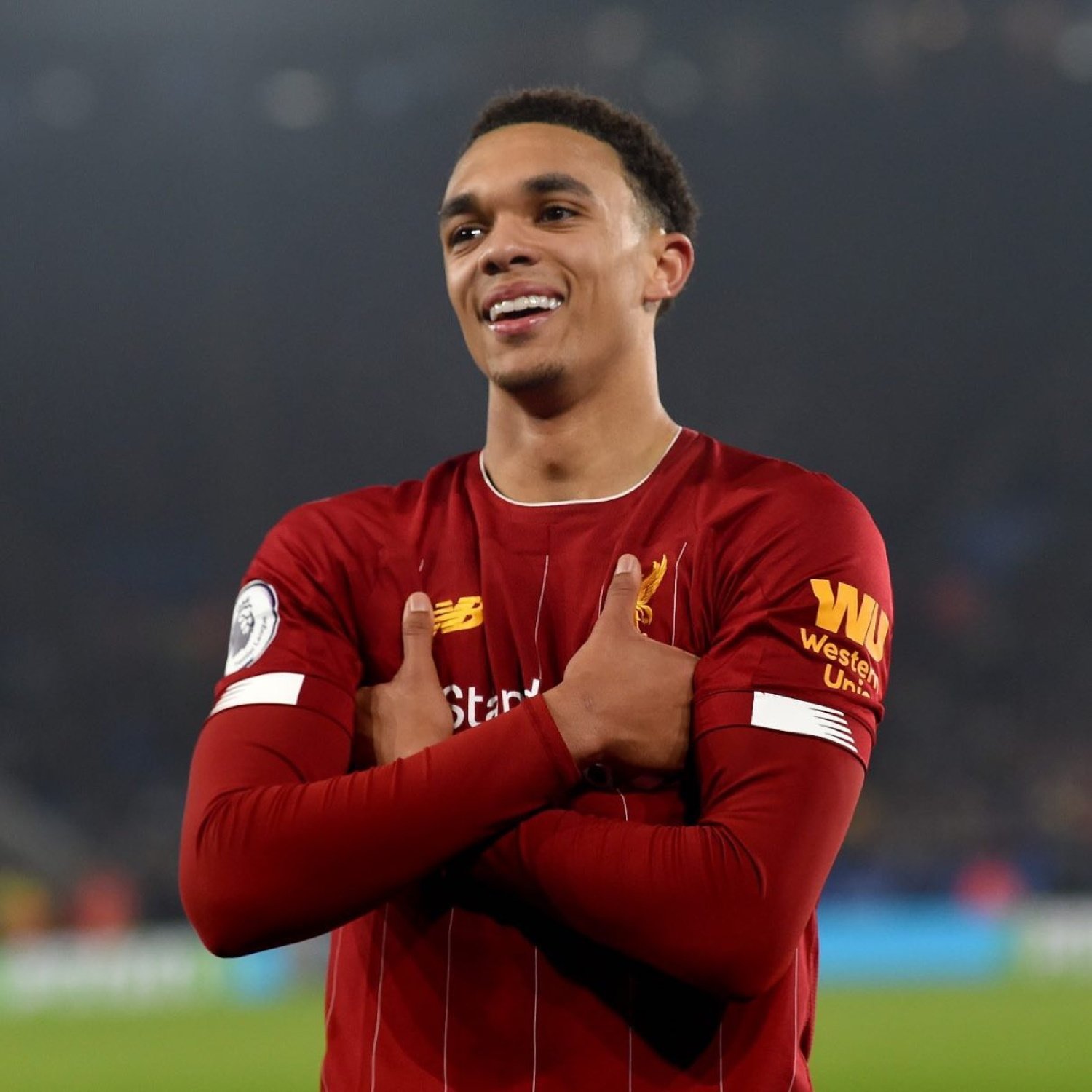 Niño catalán de 9 años emociona por lo que le ha enviado a la estrella del Liverpool, Alexander-Arnold