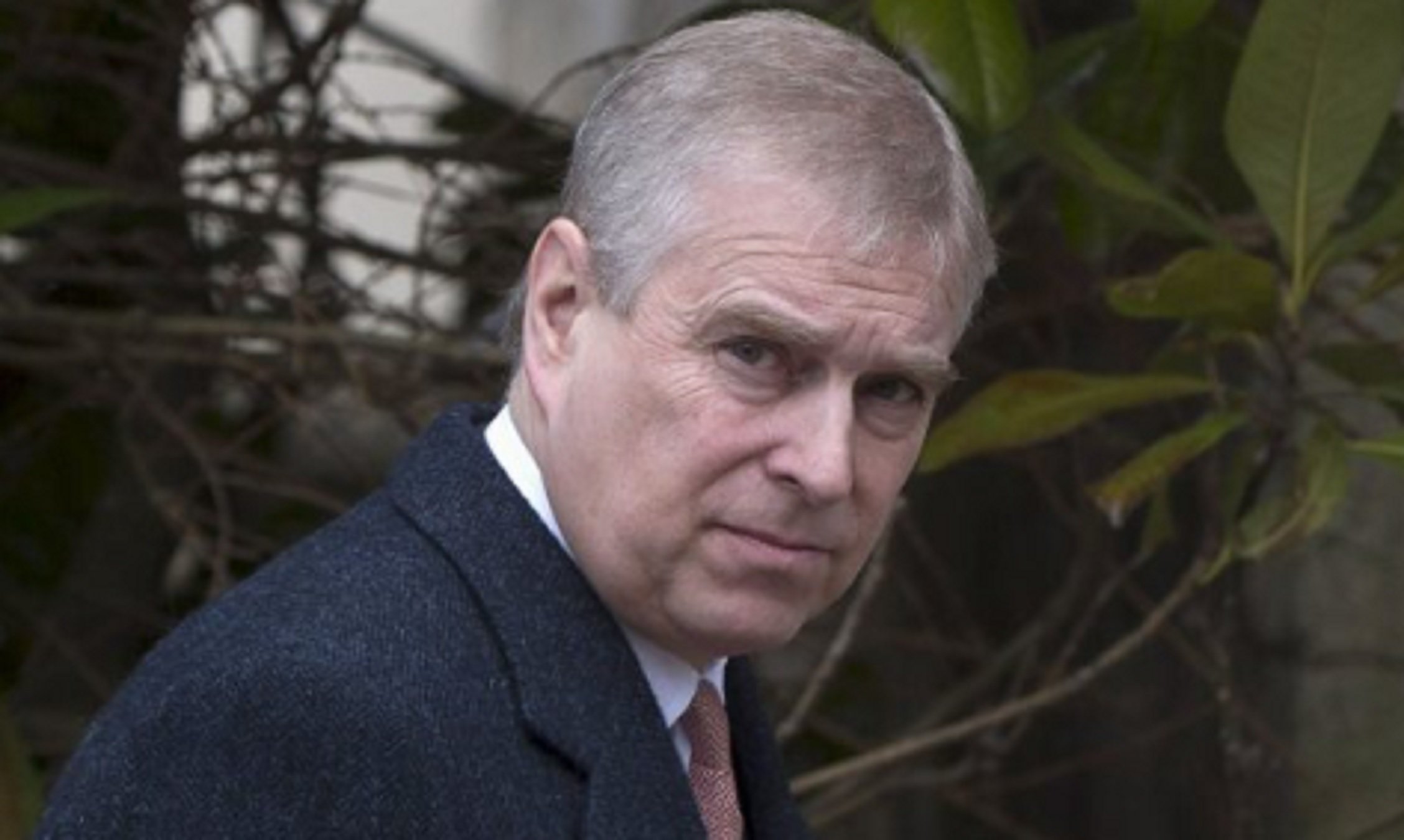 Carles III deixa al seu germà, el príncep Andreu, un compte milionari per no parlar