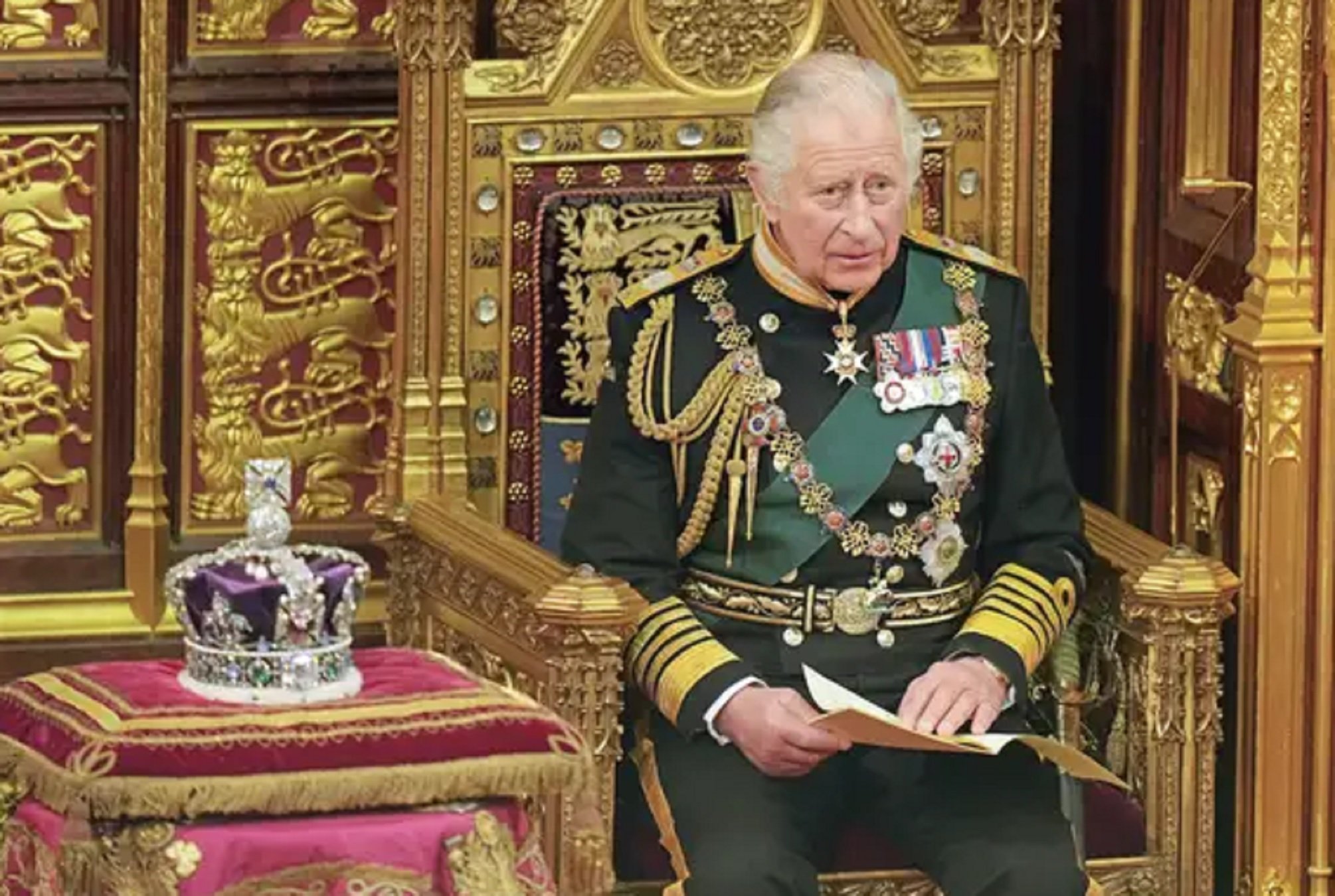Carles III es posa perepunyetes: els requisits per assistir a la seva pomposa coronació