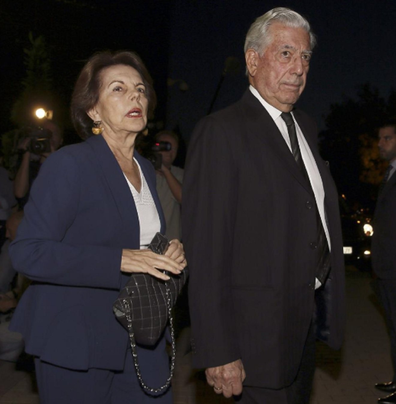 Mario Vargas Llosa vuelve con su ex mujer: juntitos, de cena romántica, "fue muy íntimo"