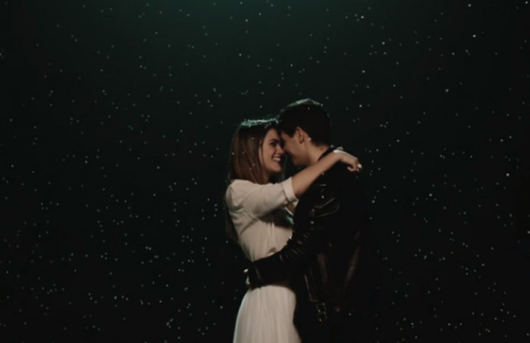 Ja és aquí el romàntic videoclip de 'Tu canción', l'aposta d'Espanya a Eurovisió
