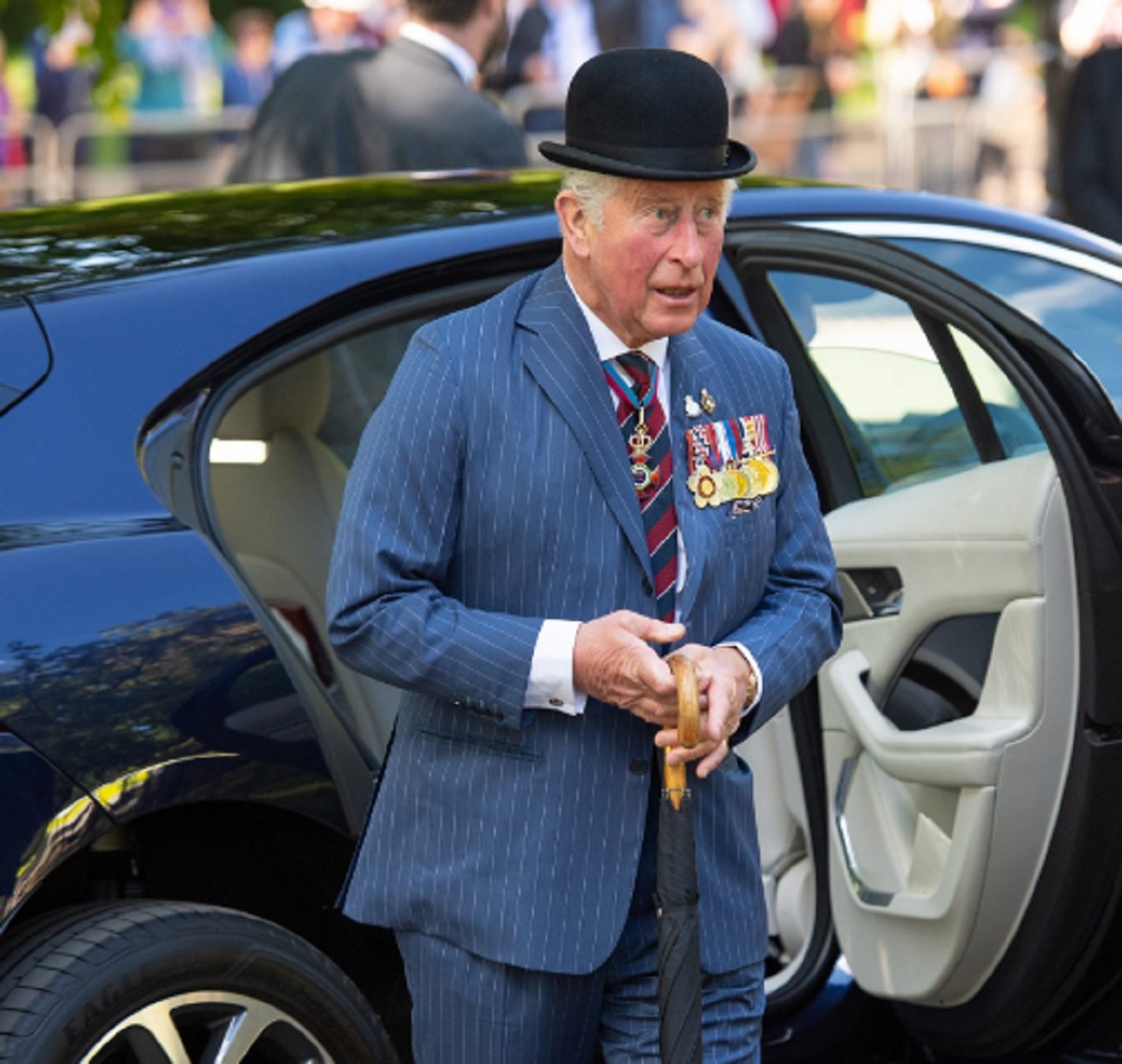 Carles III d'Anglaterra, retratat: apareix amb la roba feta coca a Londres | FOTO