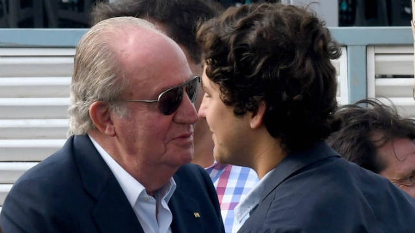 Juan Carlos I pone vigilancia militar a Froilán