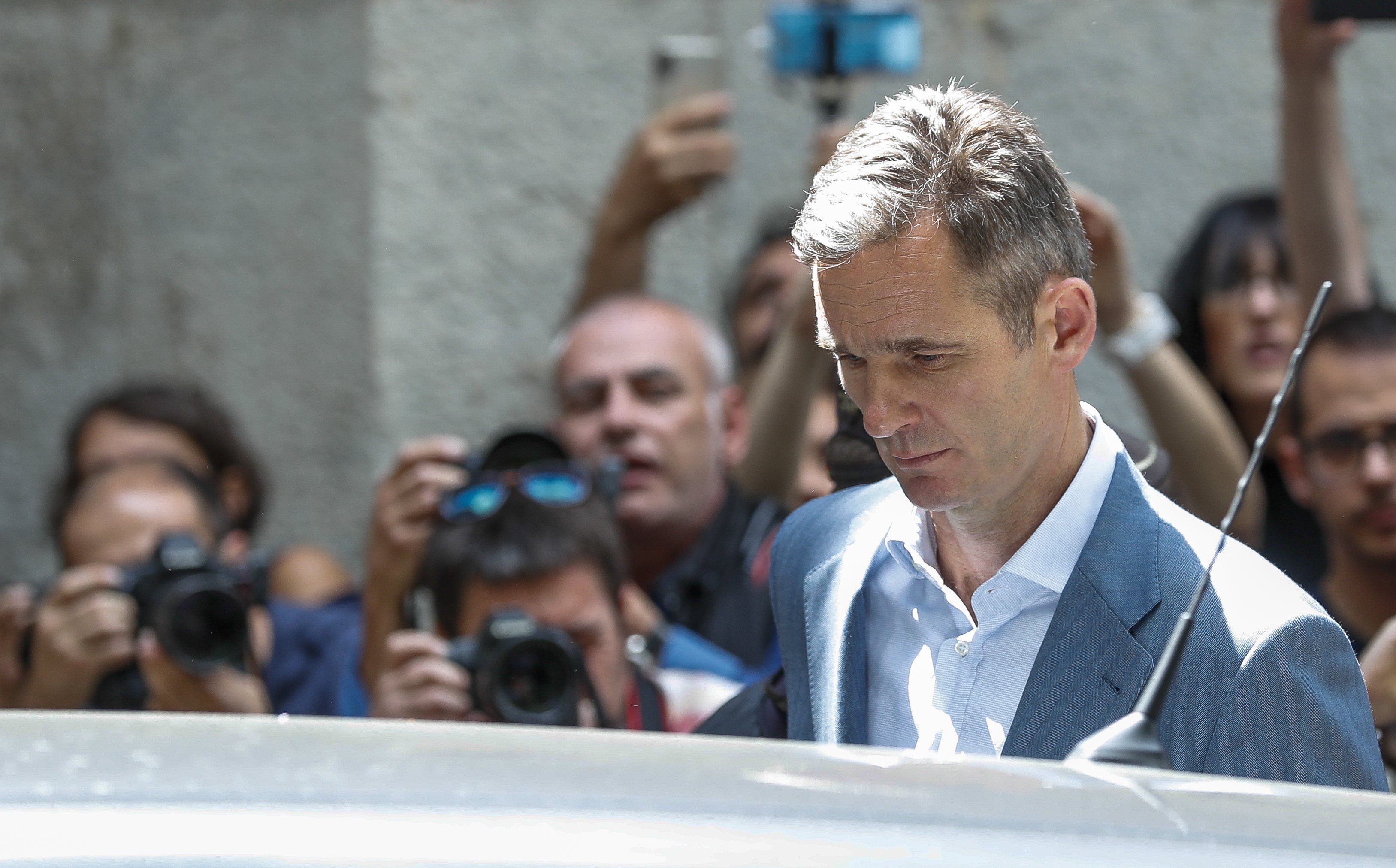 Iñaki Urdangarin arrasó entre las presas de la cárcel de Brieva, peticiones de cama a diario