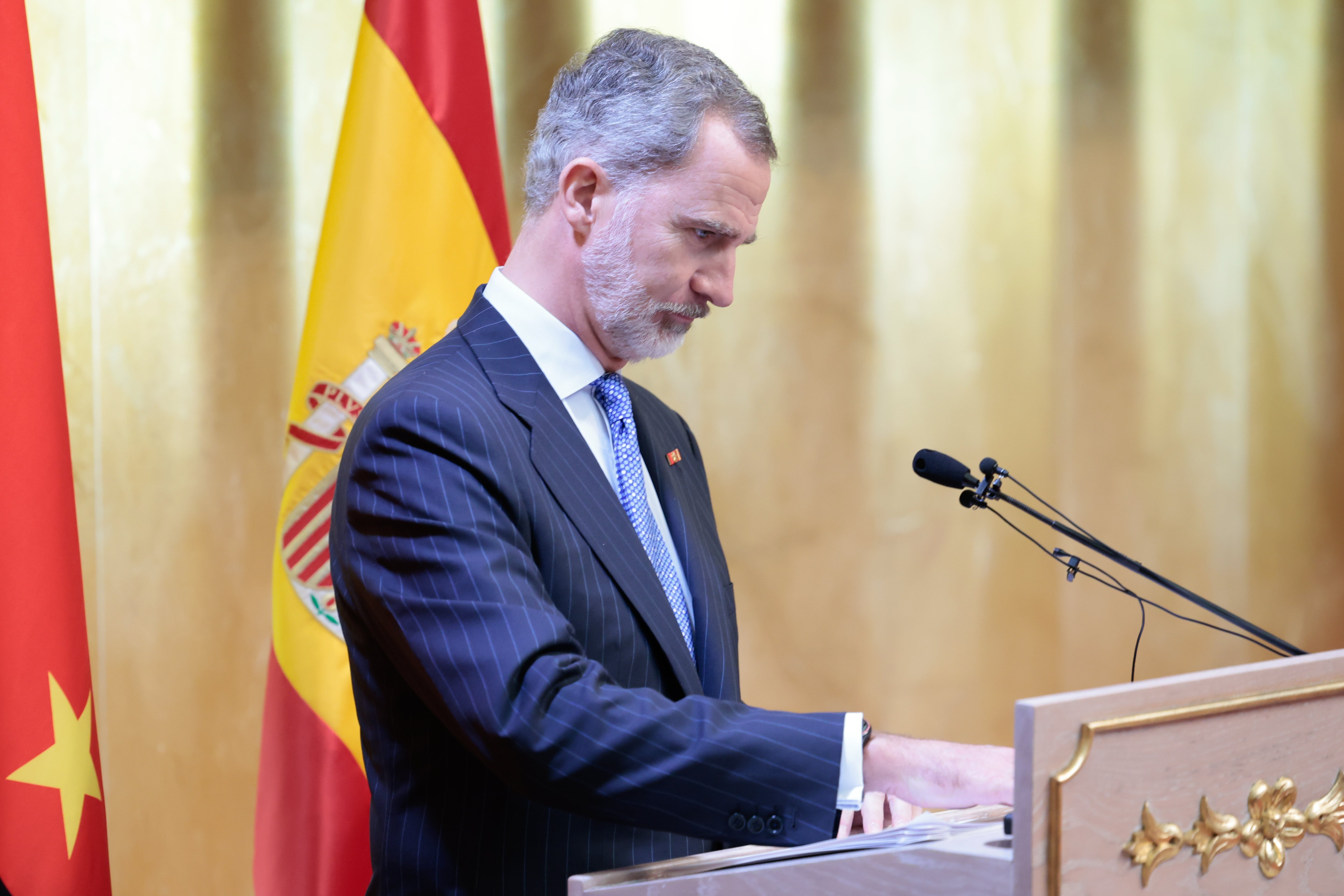 Impacta, la verdadera altura de Felipe VI descalzo, sin zapatos