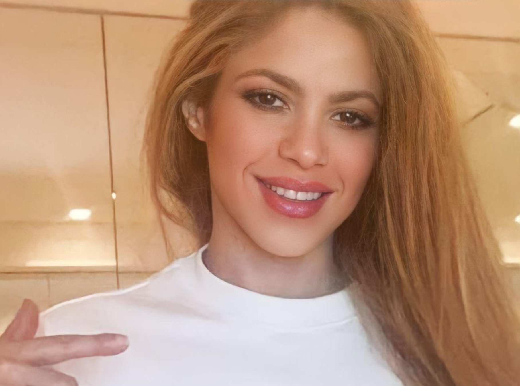 La familiar de Shakira que hace caja con la ruptura con Piqué: a 60$ cada jersey