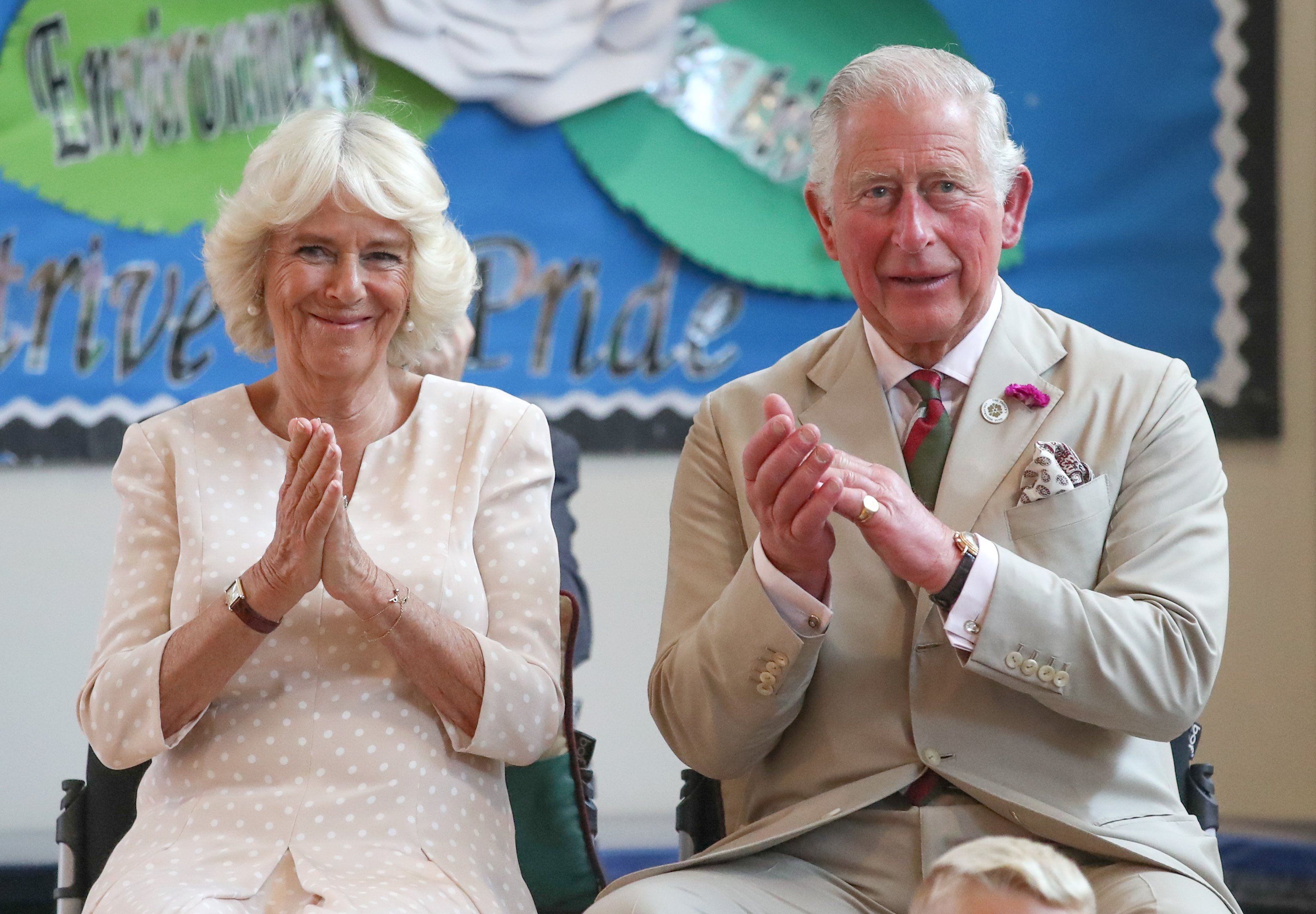 Camilla Parker-Bowles mou els fils perquè no vagin a la coronació de Carles III, no han estat convidats