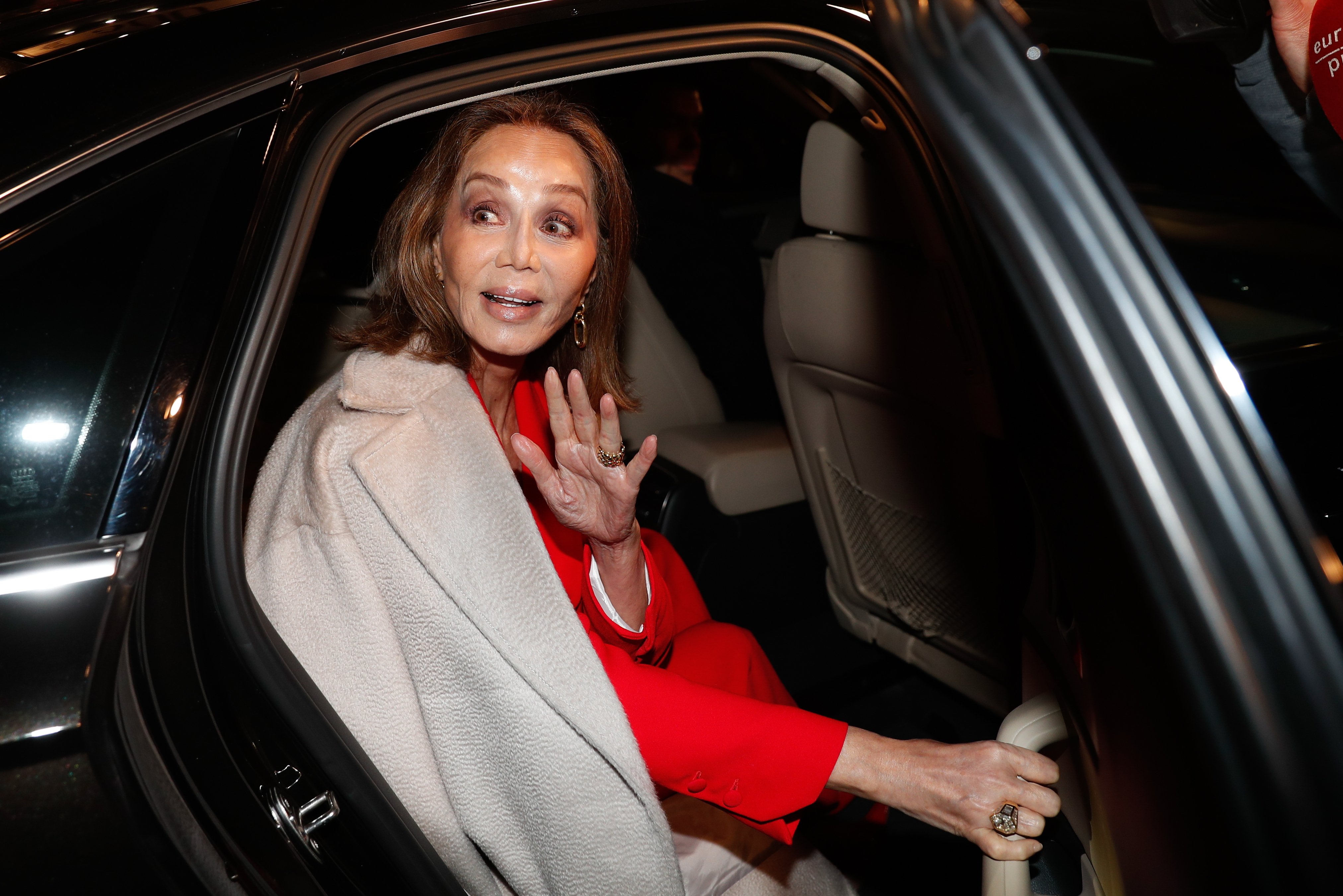 Isabel Preysler en crisi, escabetxada del servei. Ambrosio al carrer