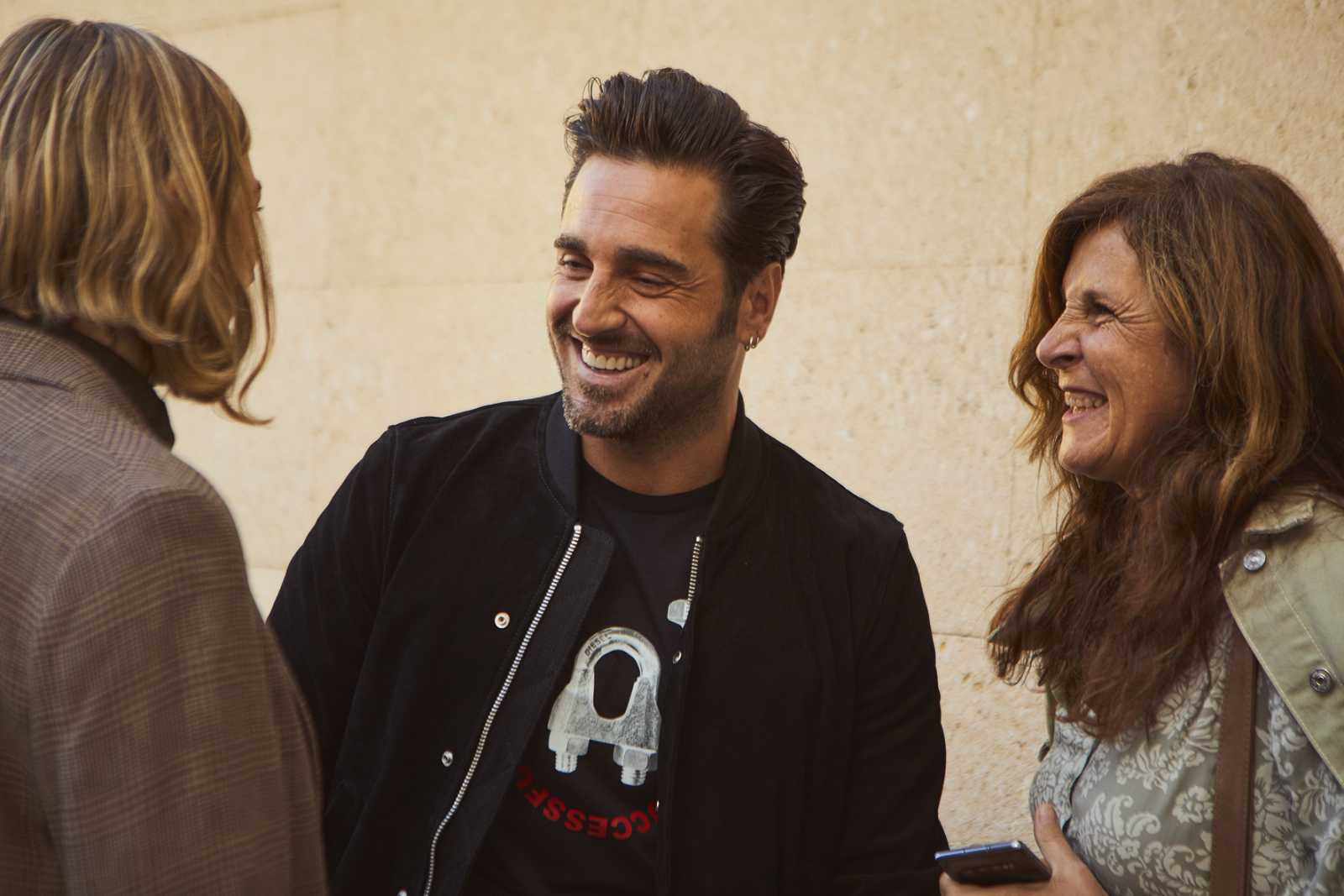 De ser disco de oro como David Bustamante a terminar actuando en un hotel de Canarias