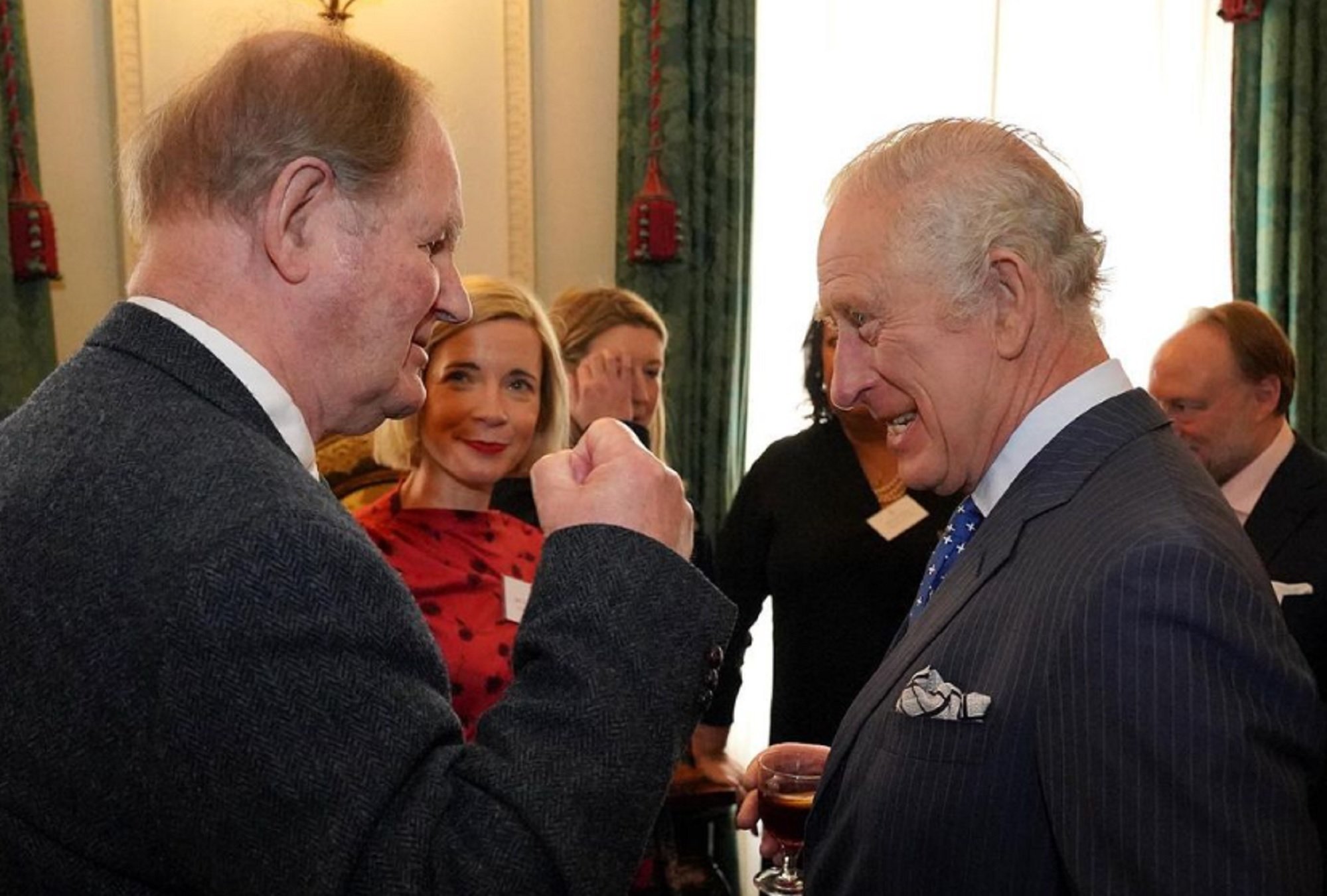 Carles III veta 3 membres de la família, no seran a la desfilada en carruatge el dia de la coronació