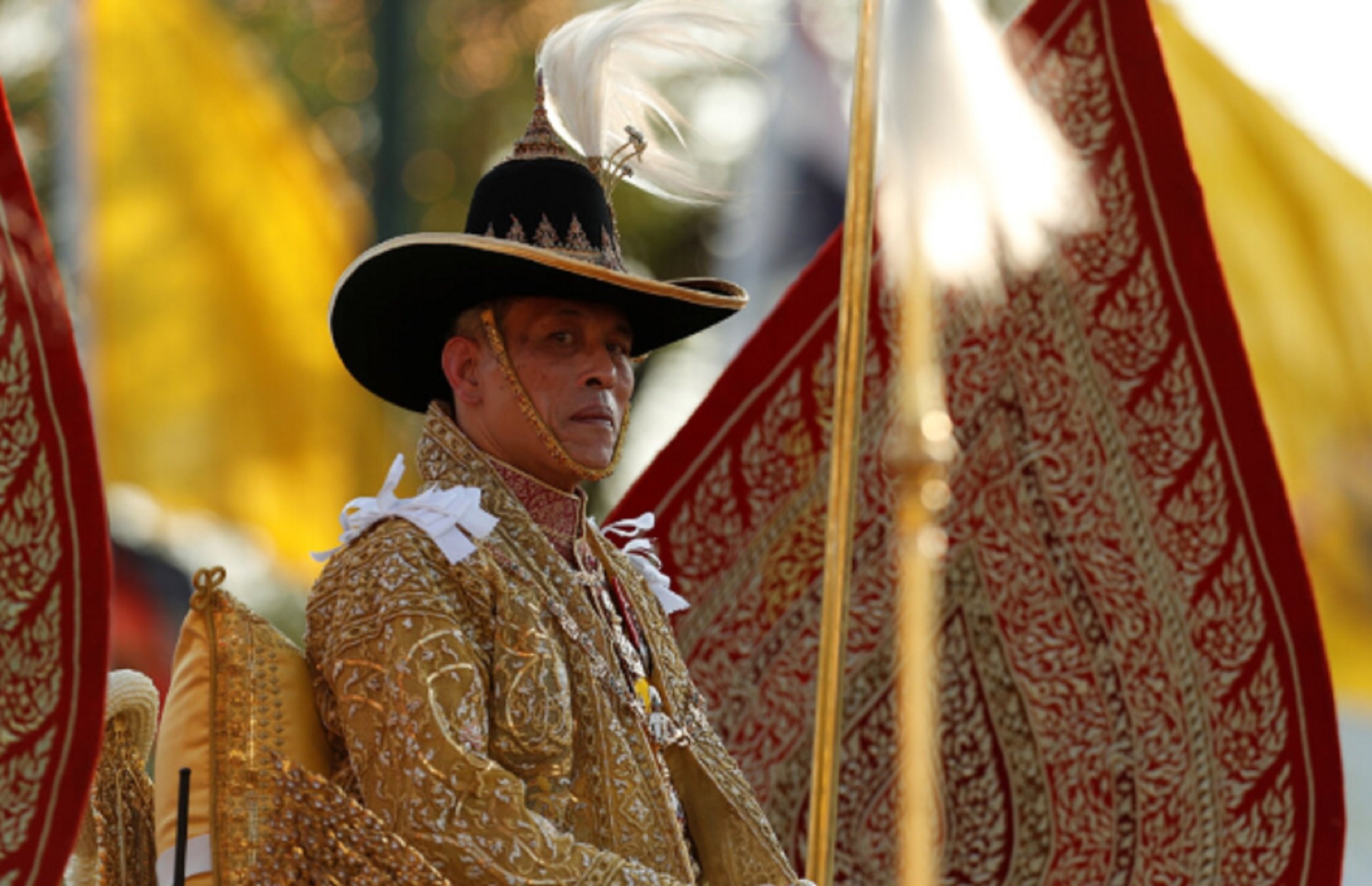 Així és Rama X de Tailàndia, el rei més masclista, consentit i addicte al sexe del món