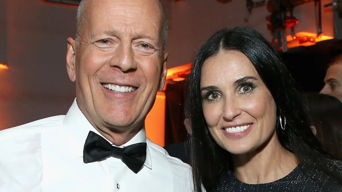 Las hijas de Demi Moore quieren que no se centre tanto en Bruce Willis y haga un cambio en su vida