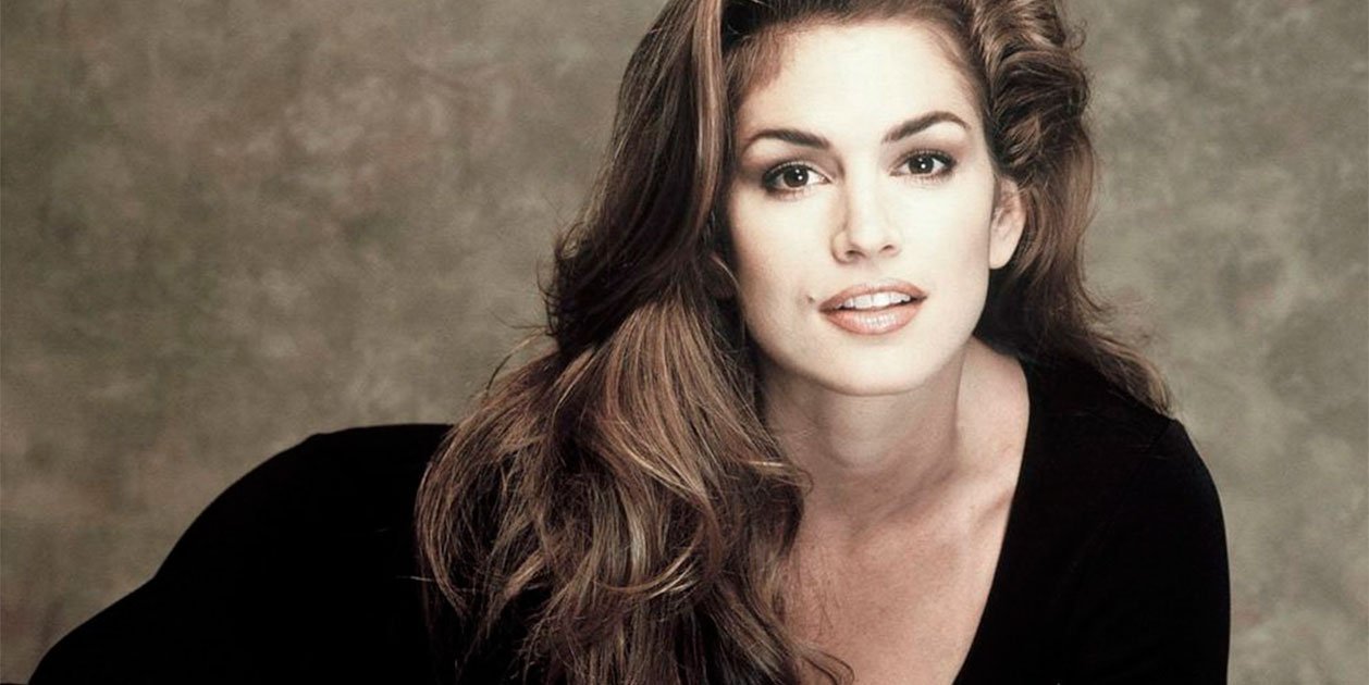 Cindy Crawford, foto en la bañera a los 57 años. Impacta
