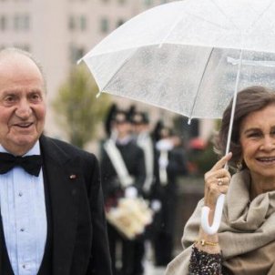 Juan Carlos I, celoso, el amigo especial de Sofía, regalitos, mensajes y citas a las afueras de Madrid