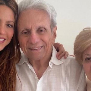 Shakira con sus padres 
