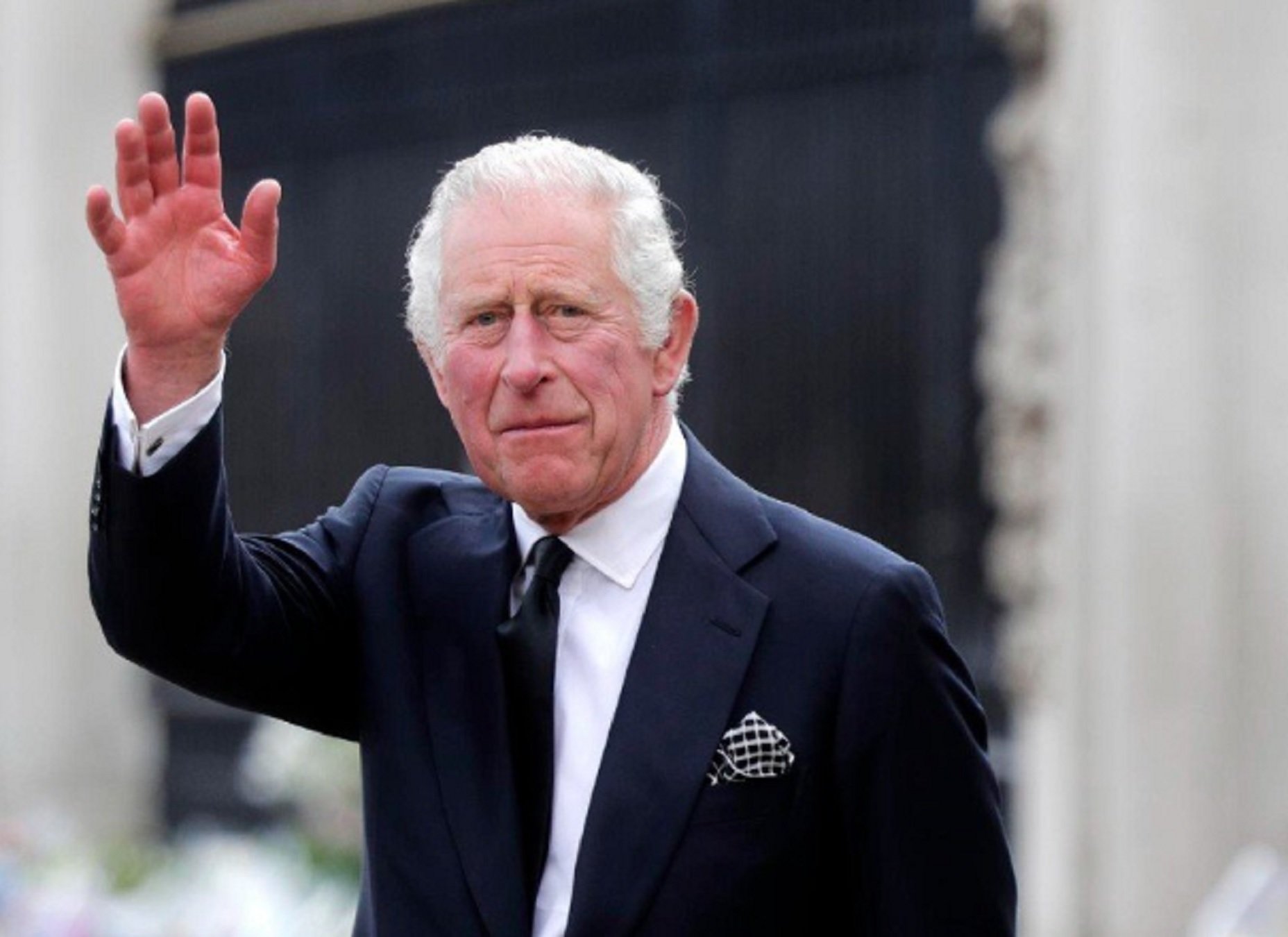 Carles III contracta l'enemic més gran de la família reial britànica