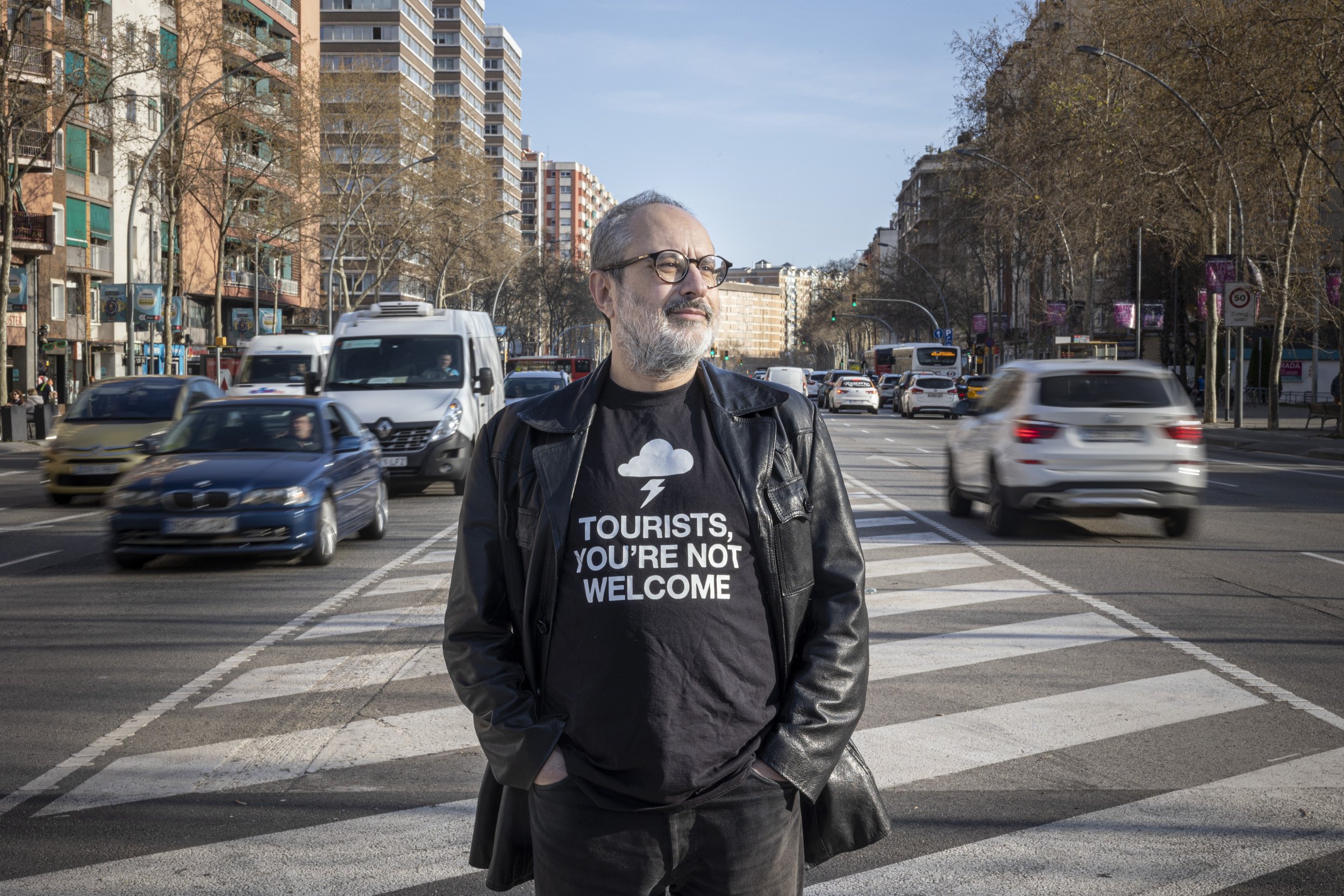 Gràfica i vomitiva imatge en un bus de Madrid. Baños esclata: "Que per què som indepes?"