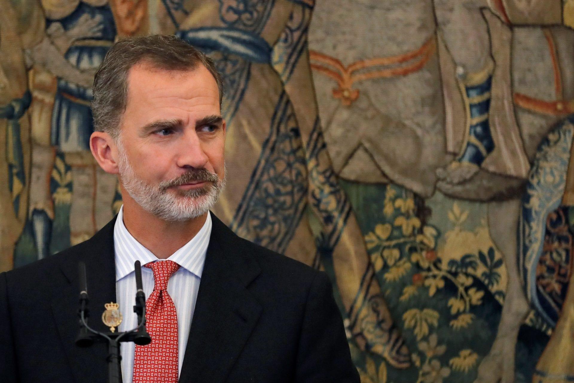 Felip VI defensa el seu pare, Joan Carles I, davant de Pedro Sánchez, tensió en la conversa privada