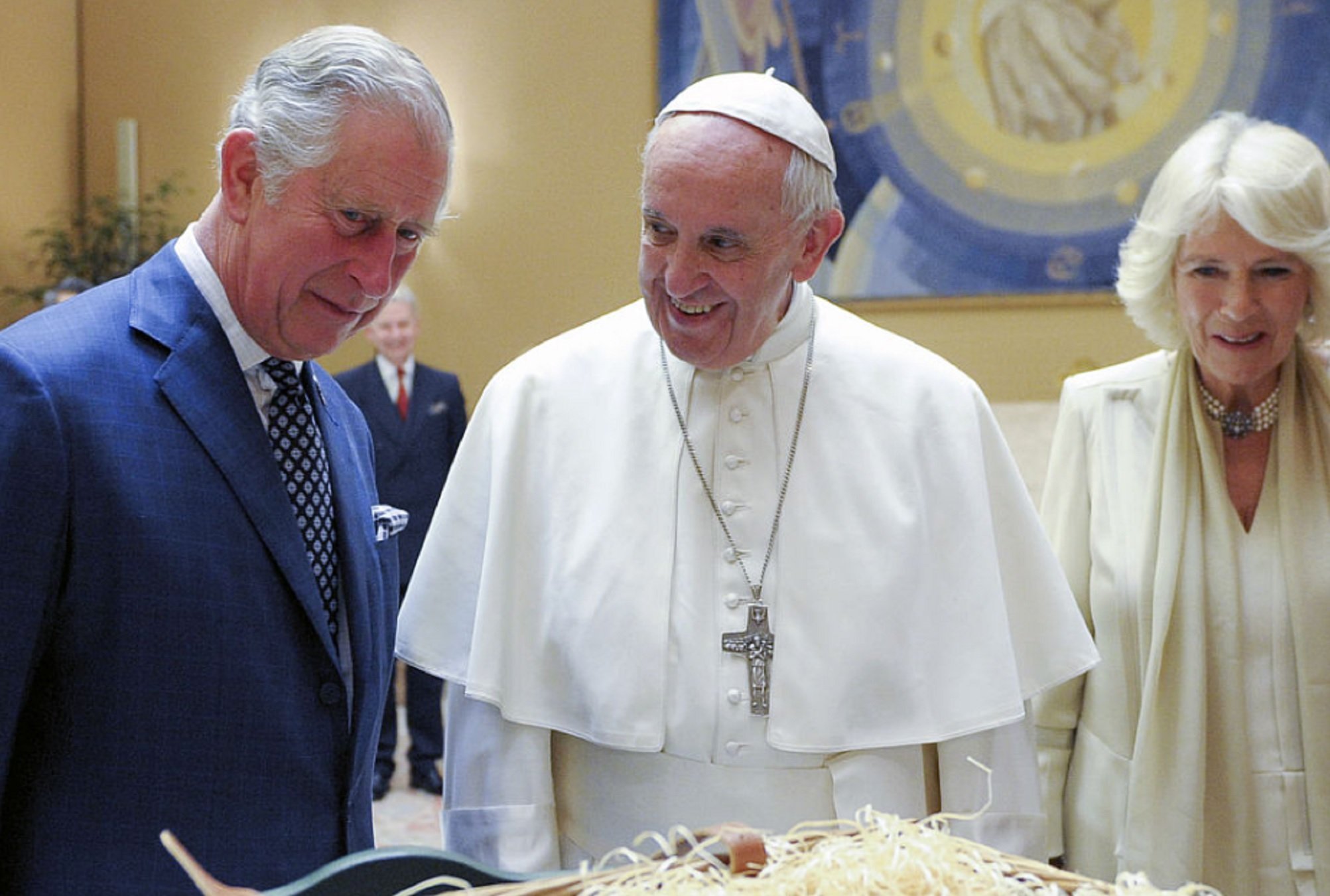 El Papa Francisco desempolva el Vaticano: el regalo inédito que le dará a Carlos III para su coronación