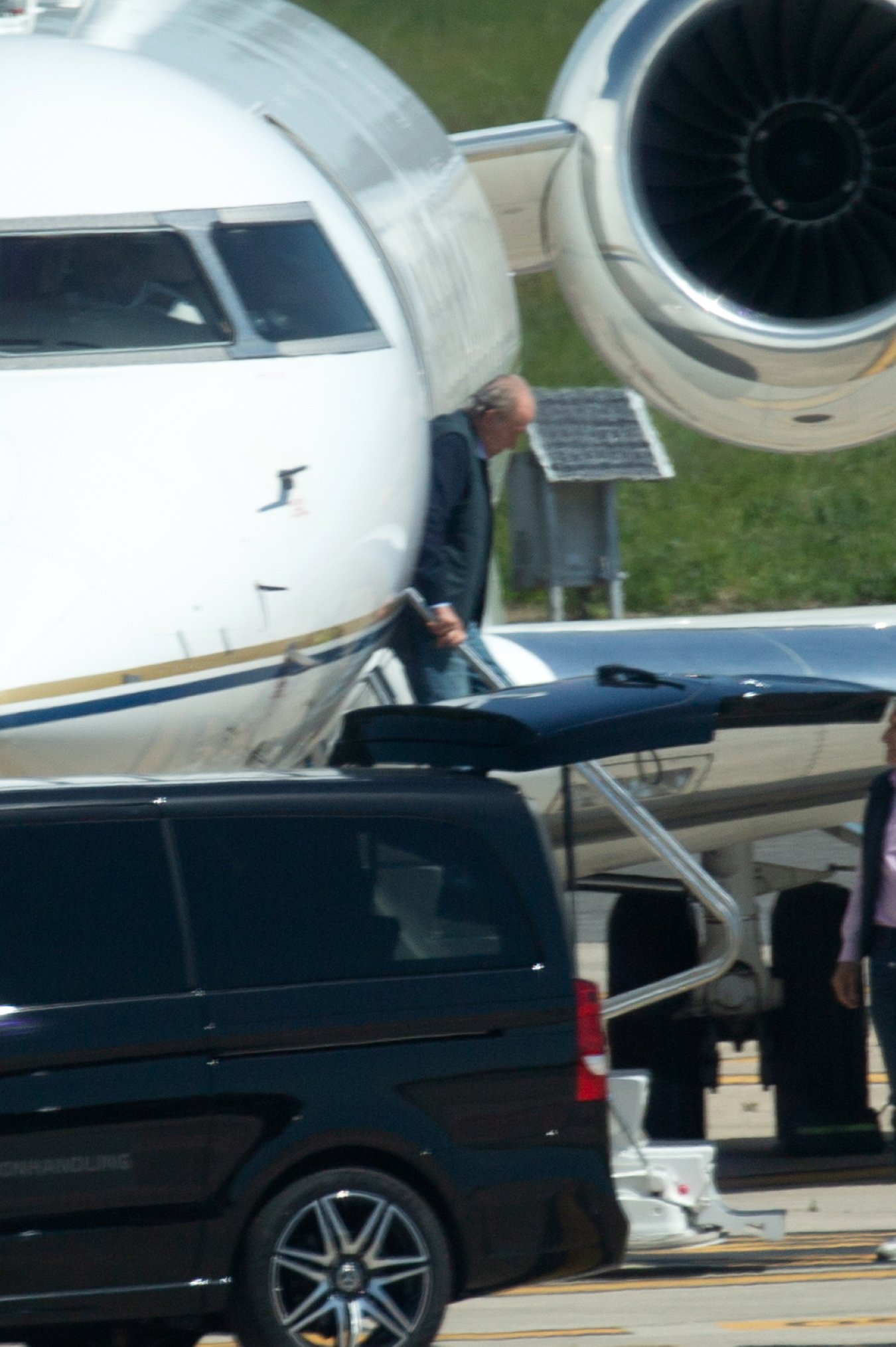 Así ha llegado Juan Carlos a Vigo: en jet privado asquerosamente opulento y gratis