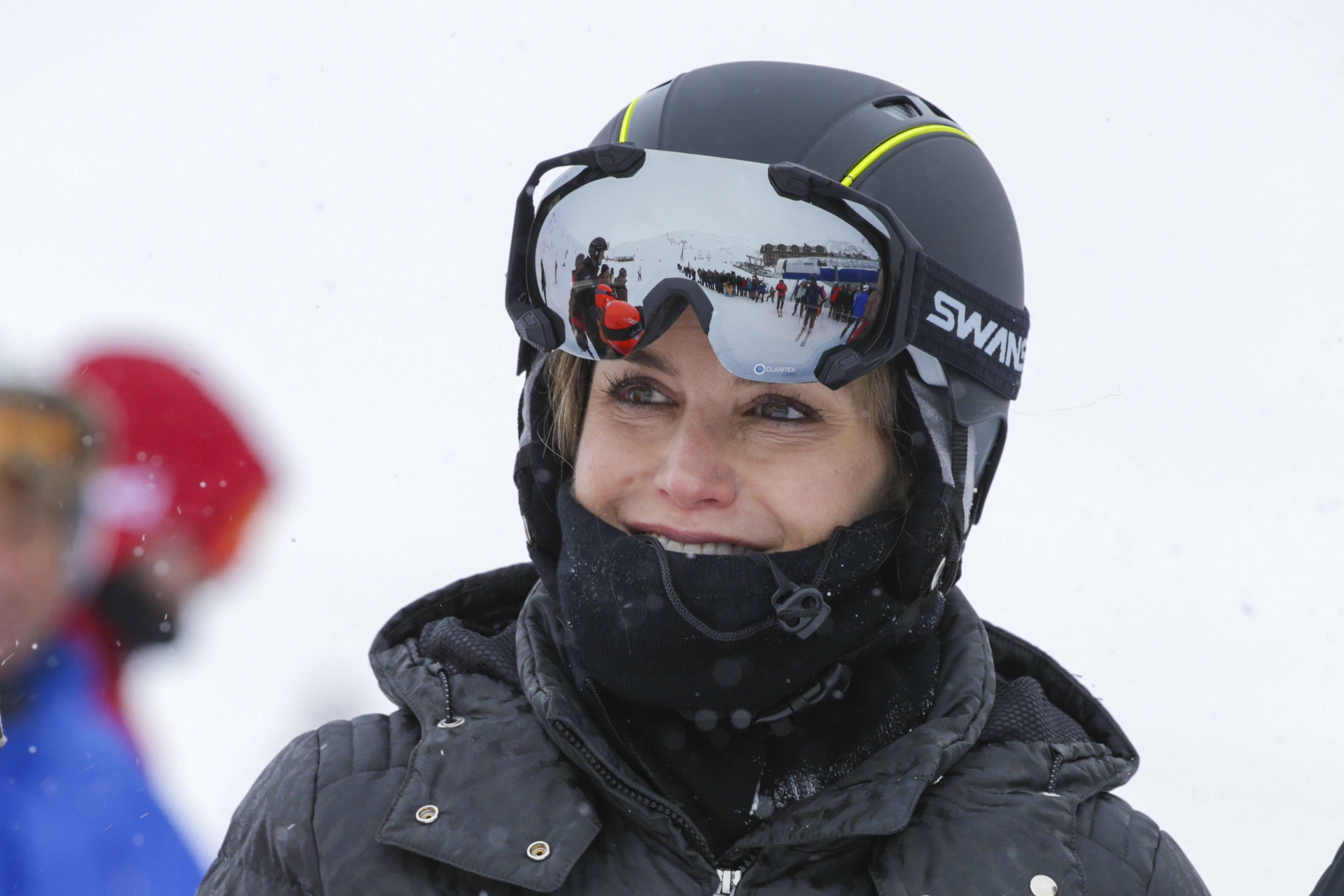 Letícia esquia amb roba de luxe: anorac amb joies de Swarovski