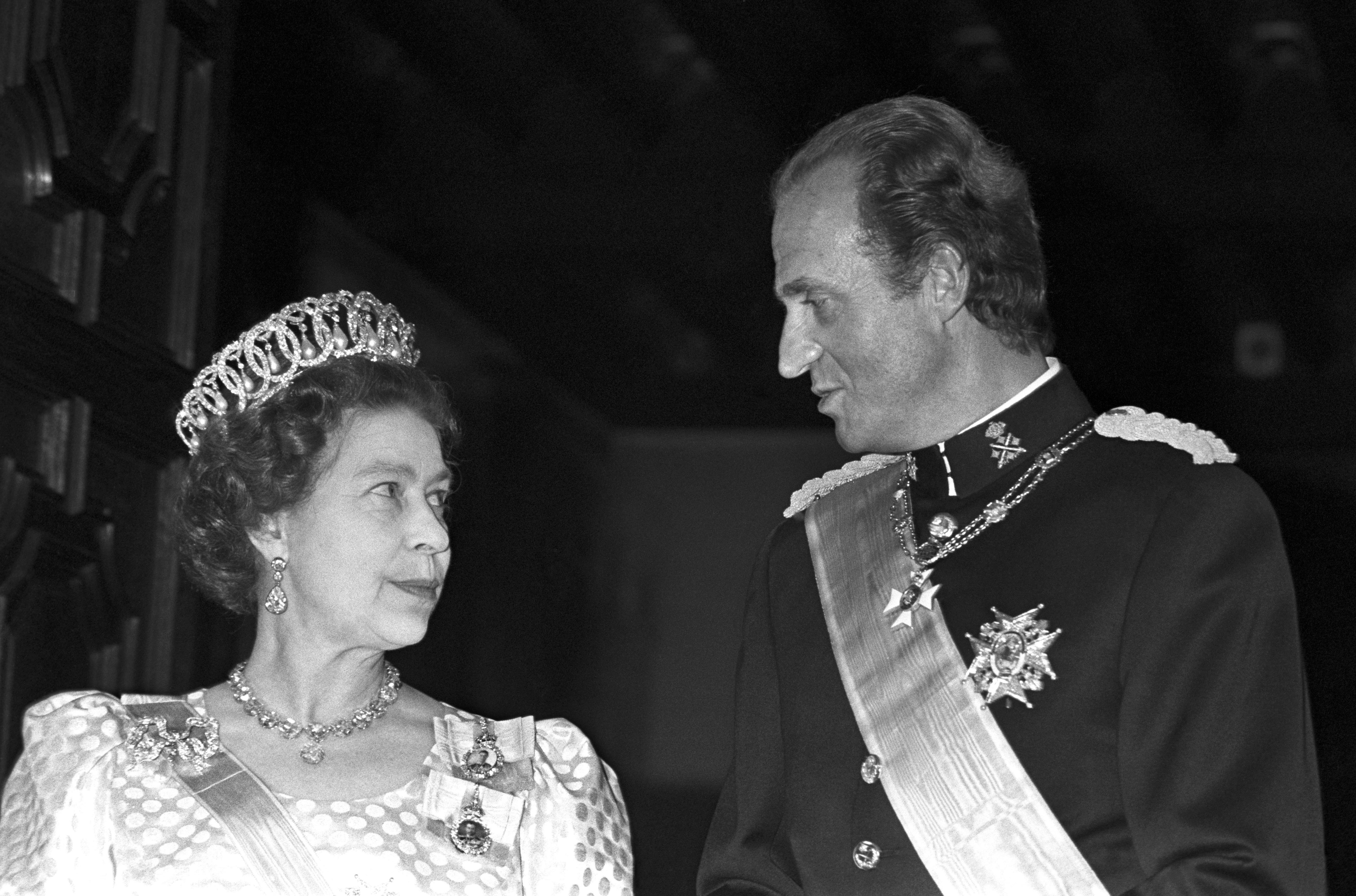 Peñafiel destapa la humiliació de la reina d'Anglaterra a Joan Carles