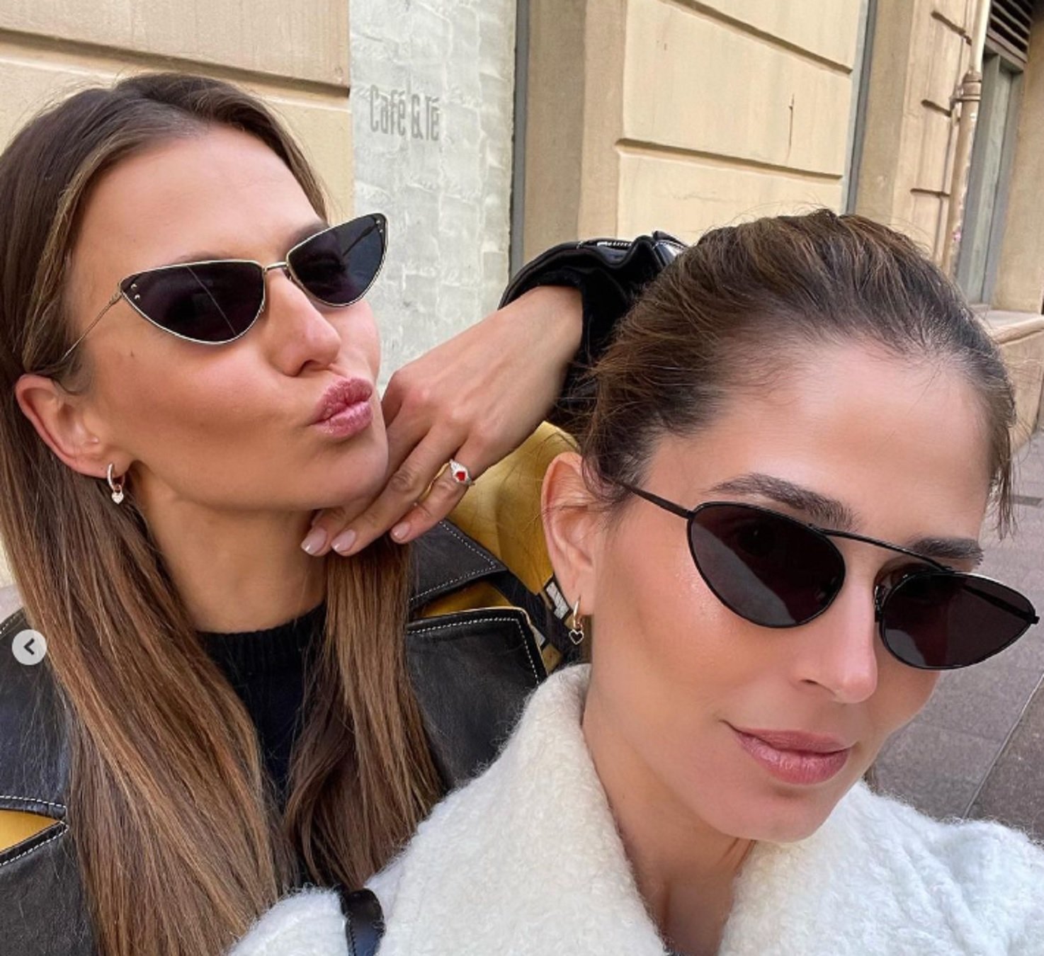 Anna Lewandowska y Coral Simanovich desayunando en un bar secreto de Marià Cubí