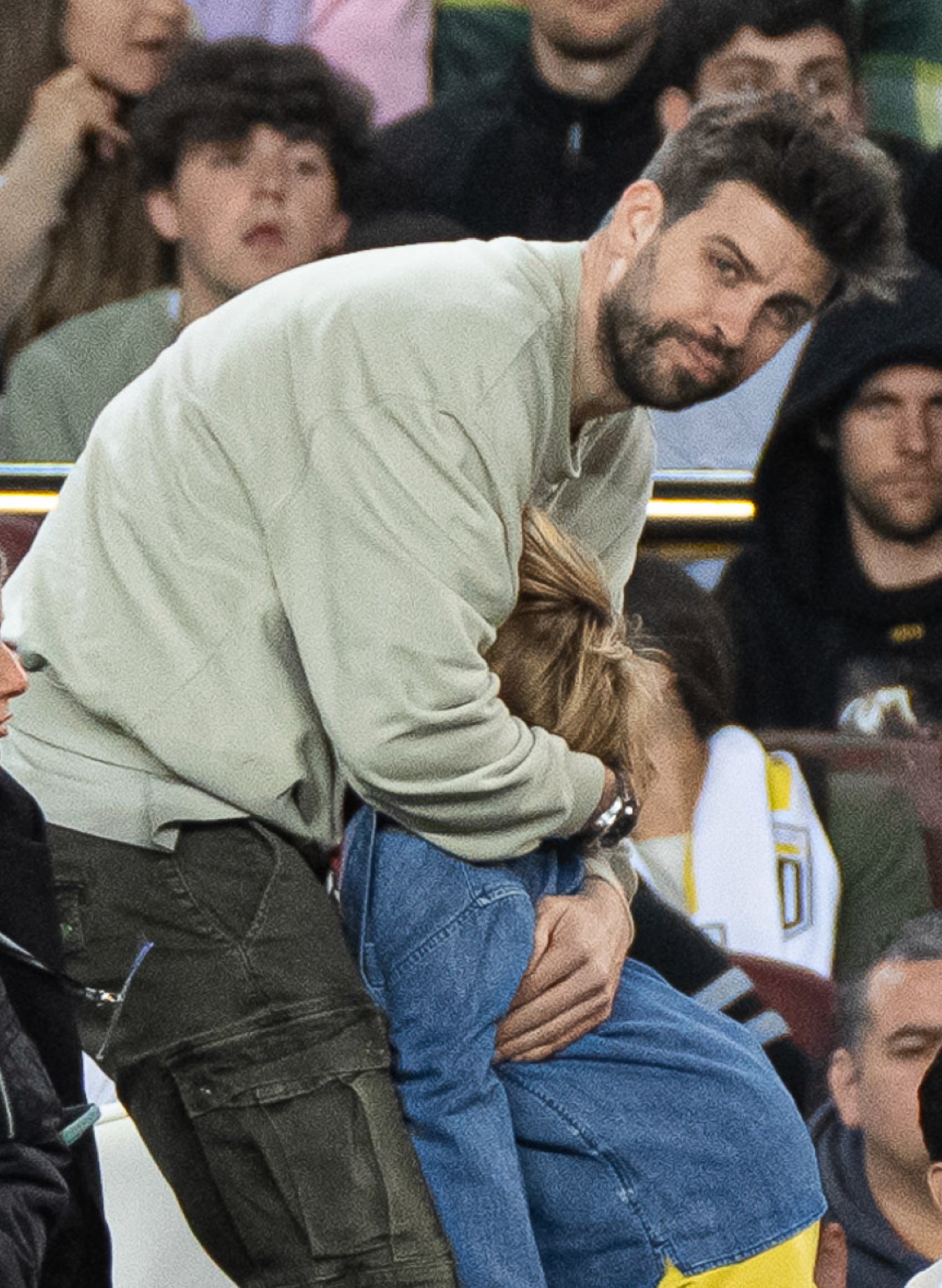 Gerard Piqué recupera a sus hijos, vuelven a Barcelona. Otro conflicto con Shakira