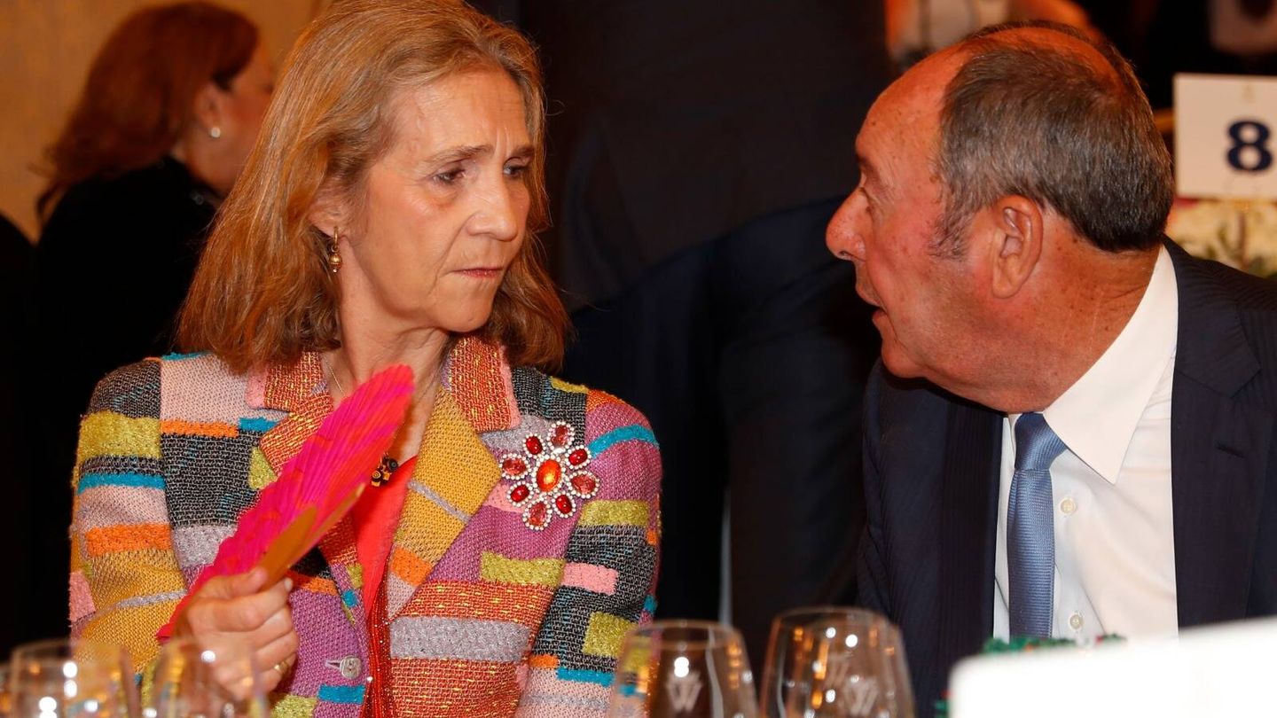 La infanta Elena, addicta, 30 anys 'enganxada' i milers d'euros dilapidats