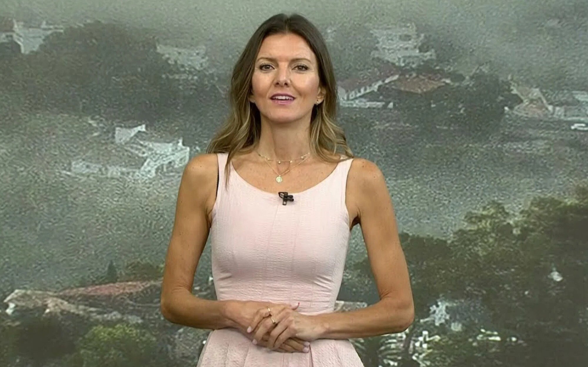 Himar González, la presentadora del tiempo de Antena 3, con la falda ceñida tendencia