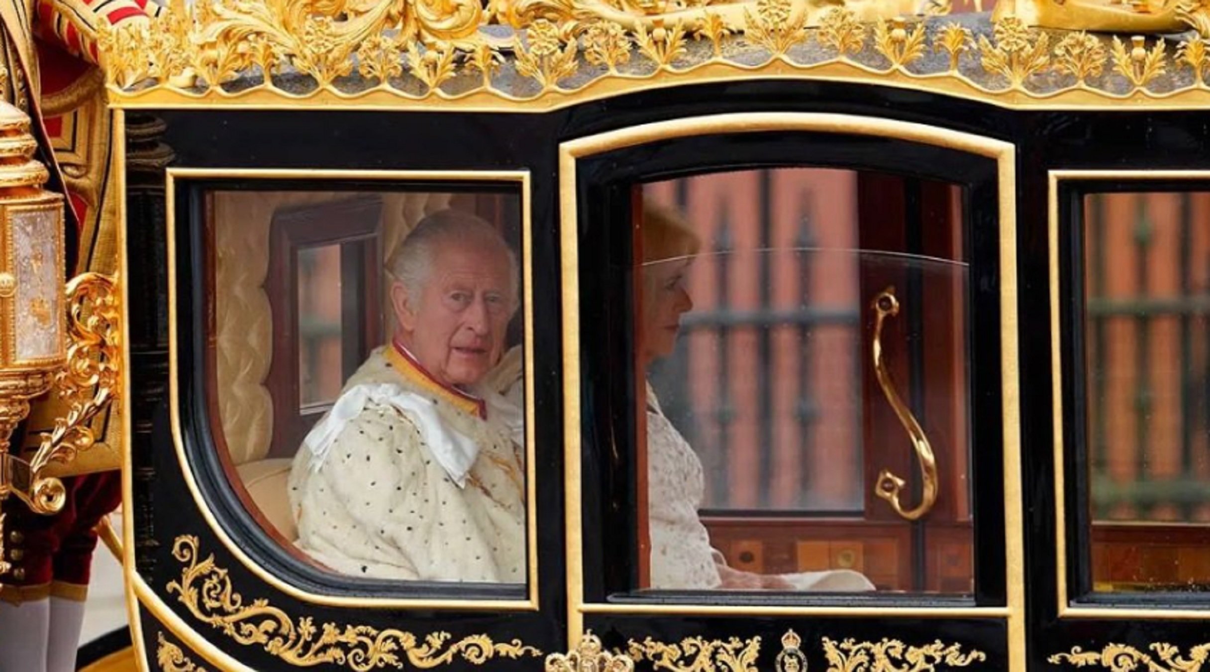 Vuelan los cuchillos en Buckingham Palace: Carlos III al ataque de nuevo, se la sopla
