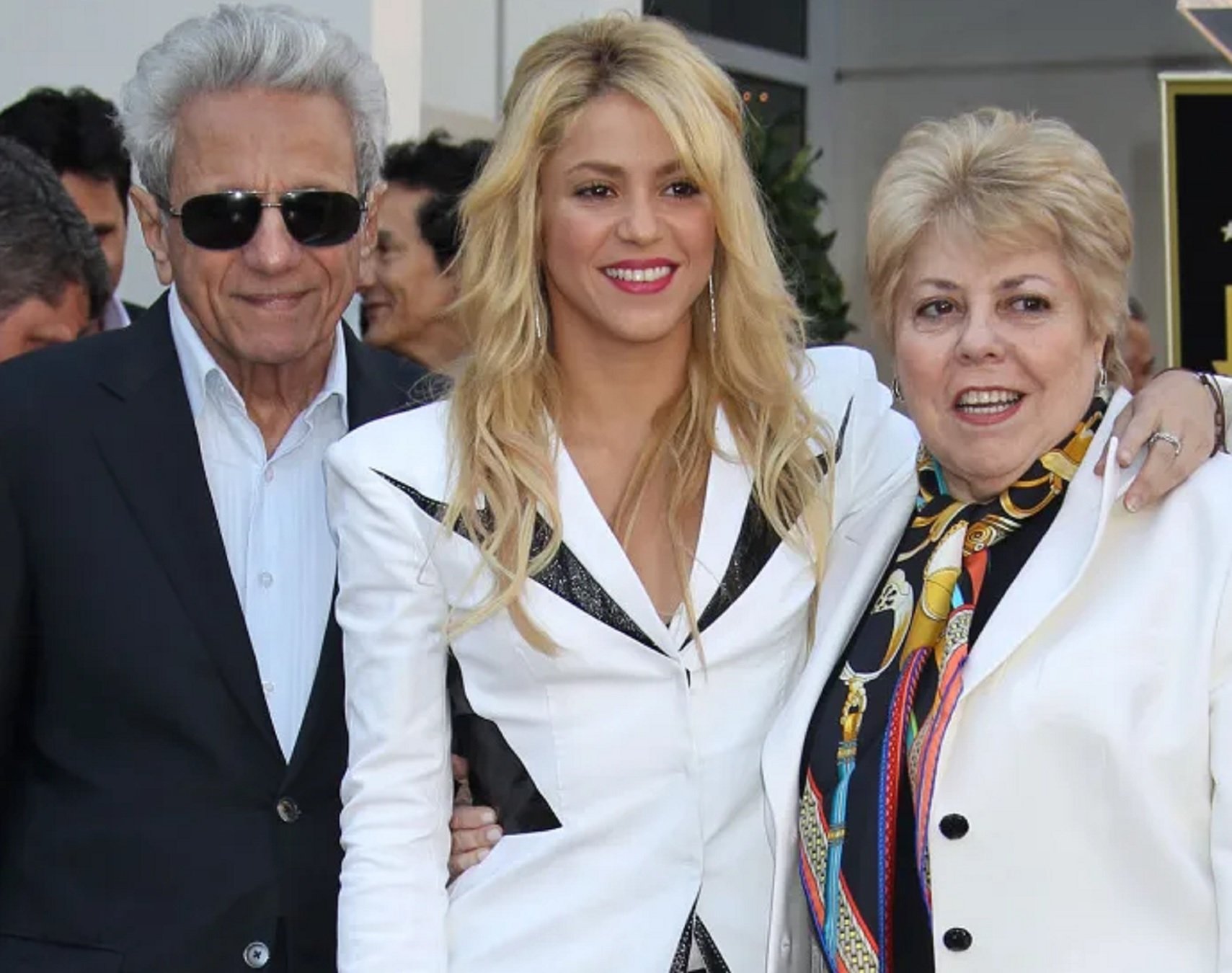 Shakira, pelos de punta: foto de sus padres en el hospital besándose, dedicatoria especial