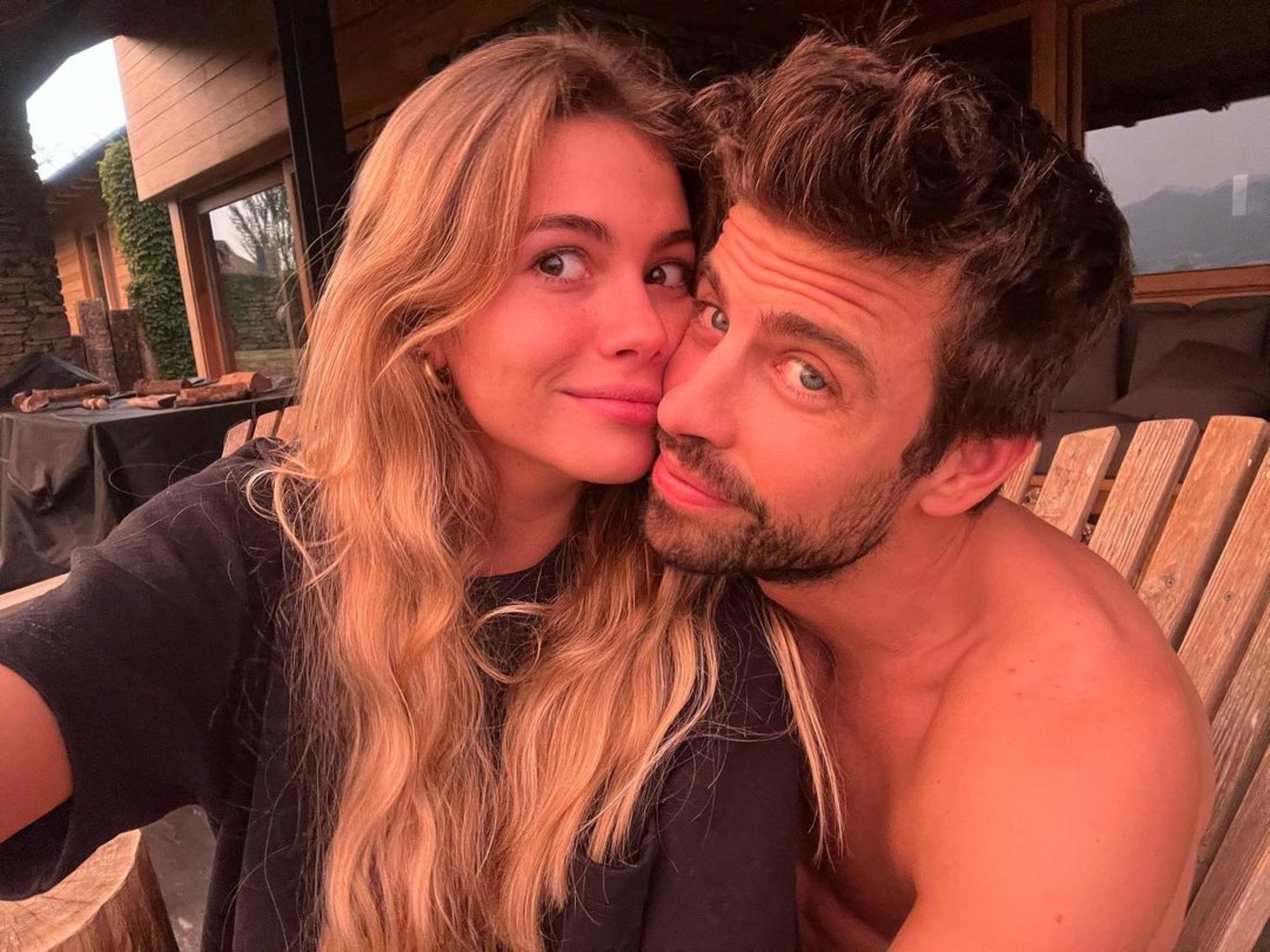 Shakira contraataca: la foto que se ha hecho justo después de ver esta de Piqué y Clara Chía enamorados