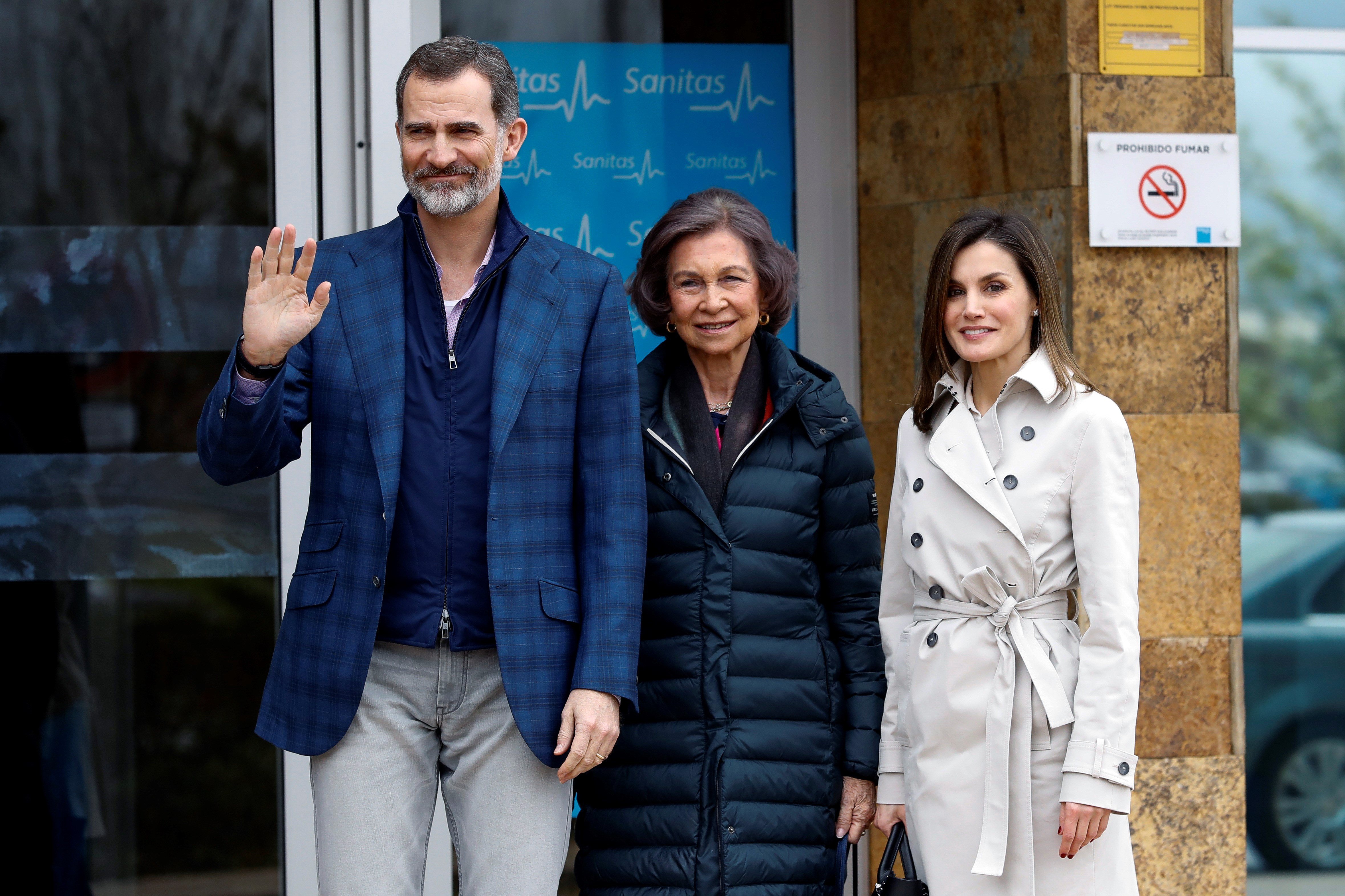 Juan Carlos humilla a Letizia y ni la recibe en el hospital